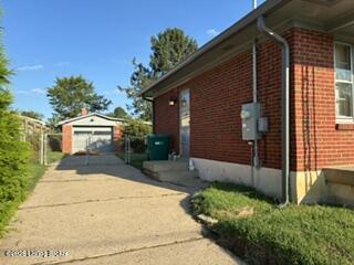 10906 Albion Dr