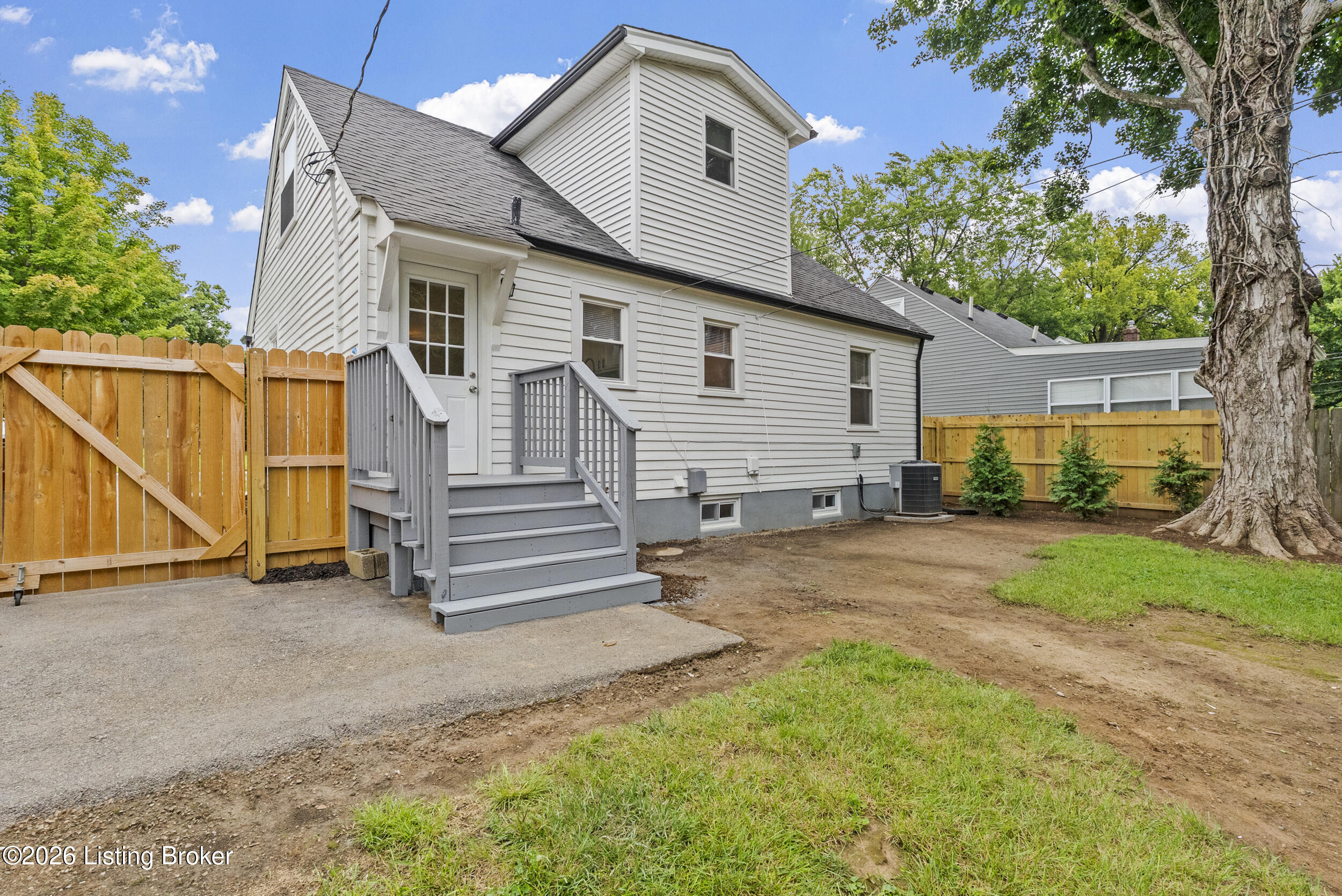916 Fountain Ave