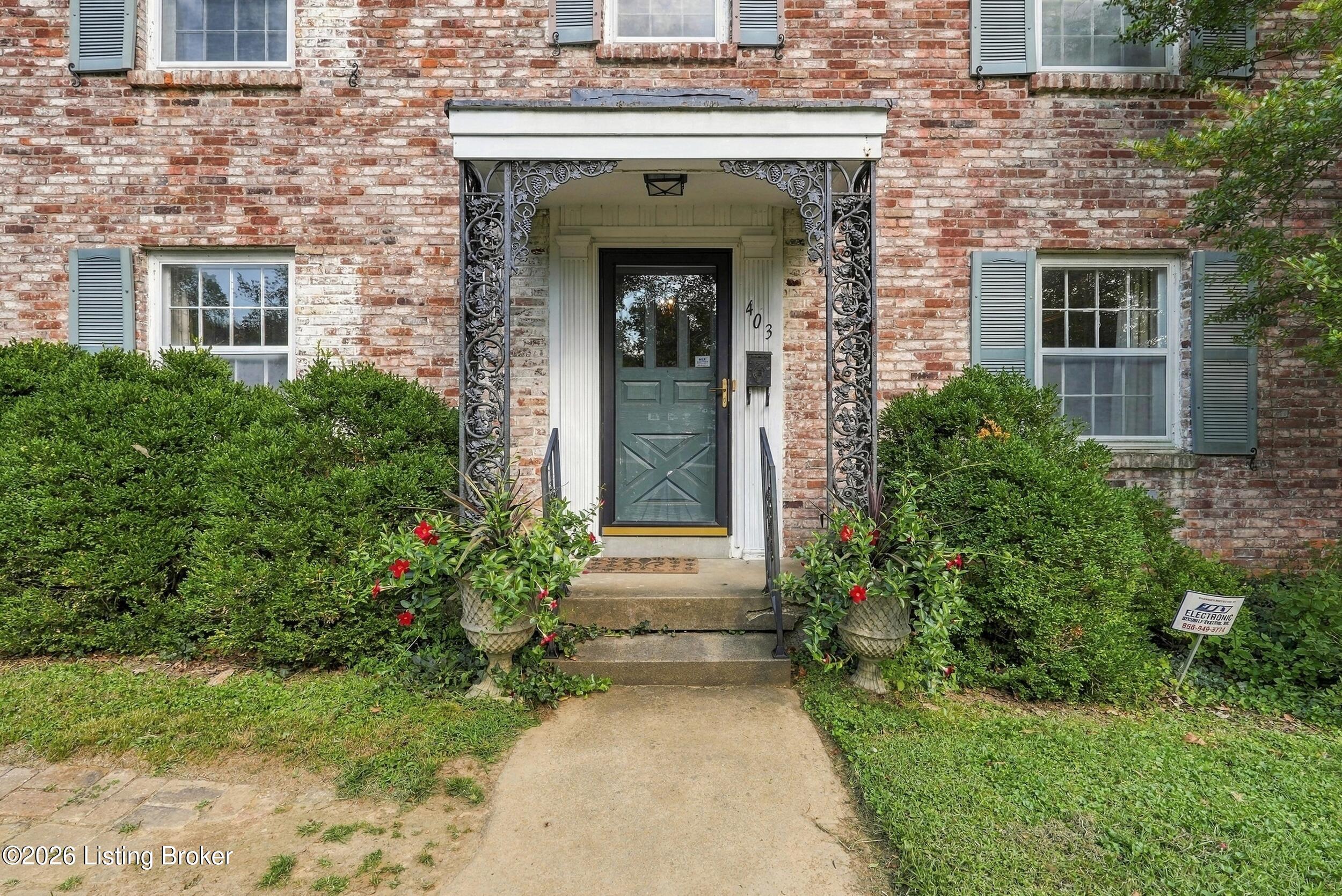 403 University Ave