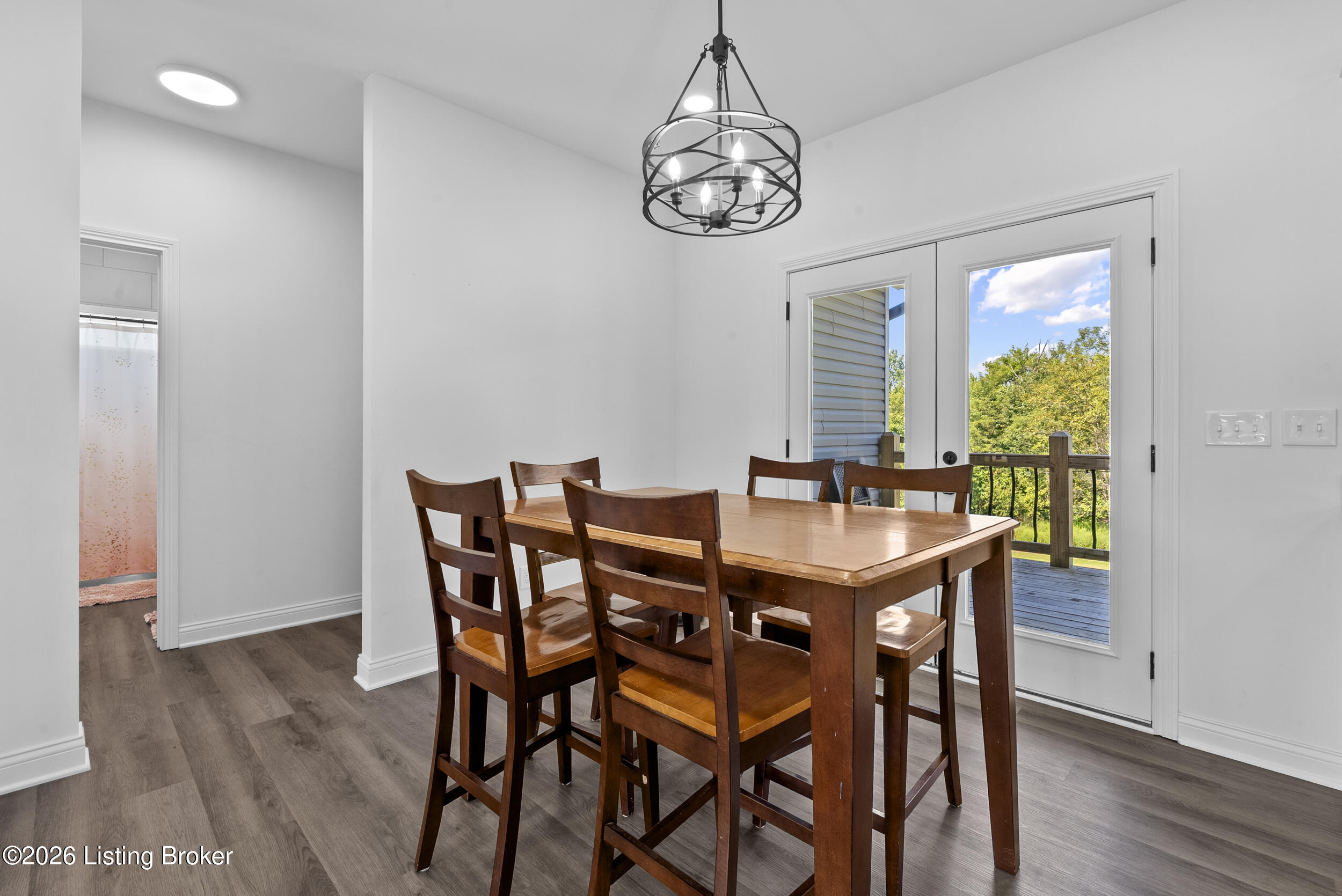 99 Roosevelt Ct
