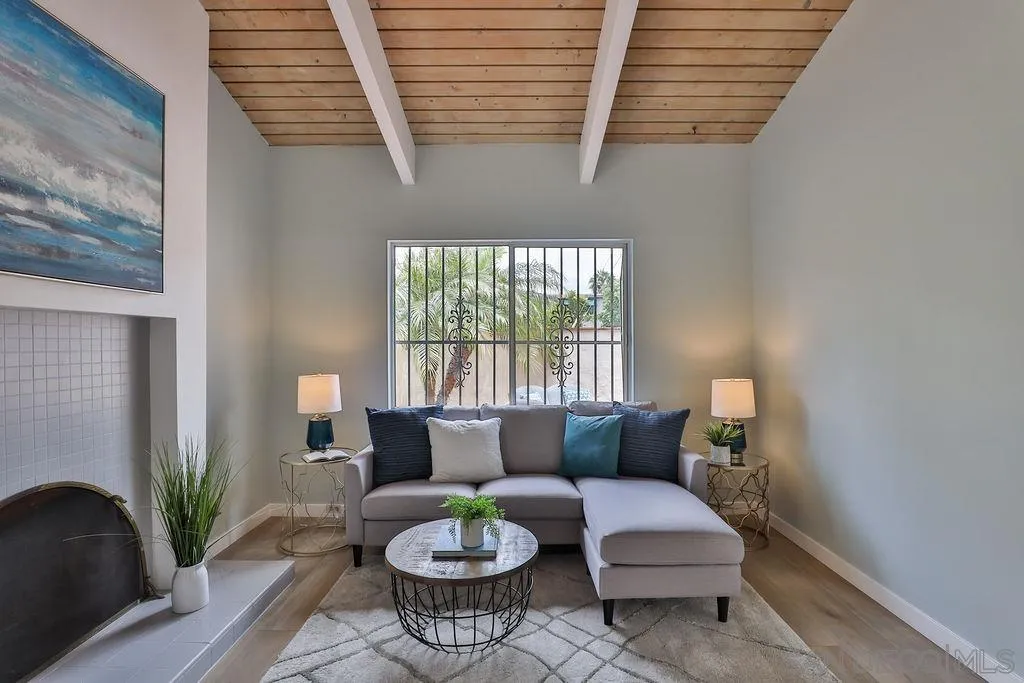 4272 Loma Riviera Lane