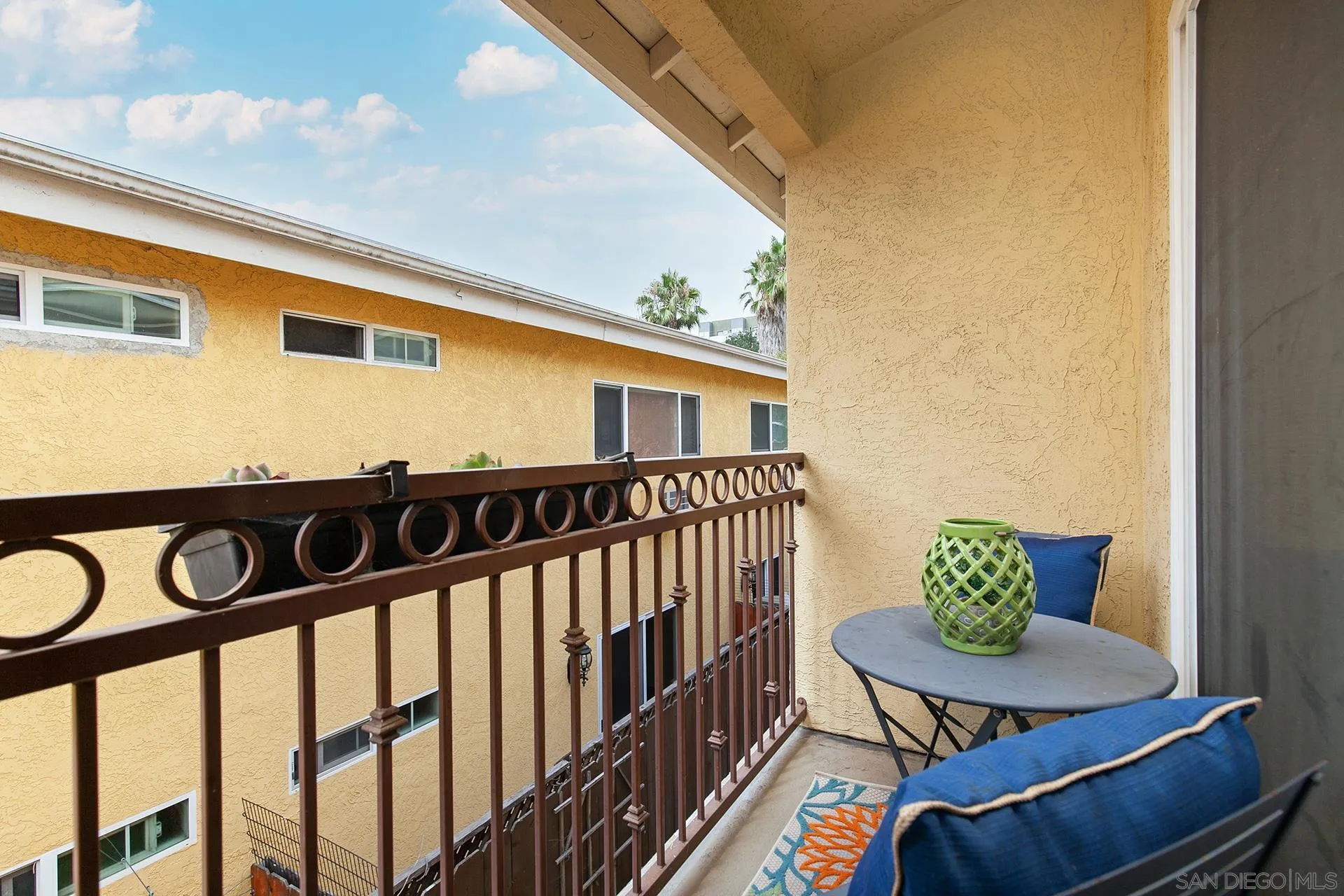 4133 Florida Street Unit: 5