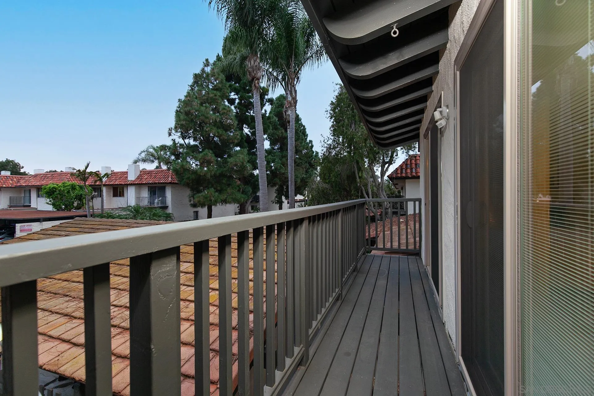 4238 Loma Riviera Ln