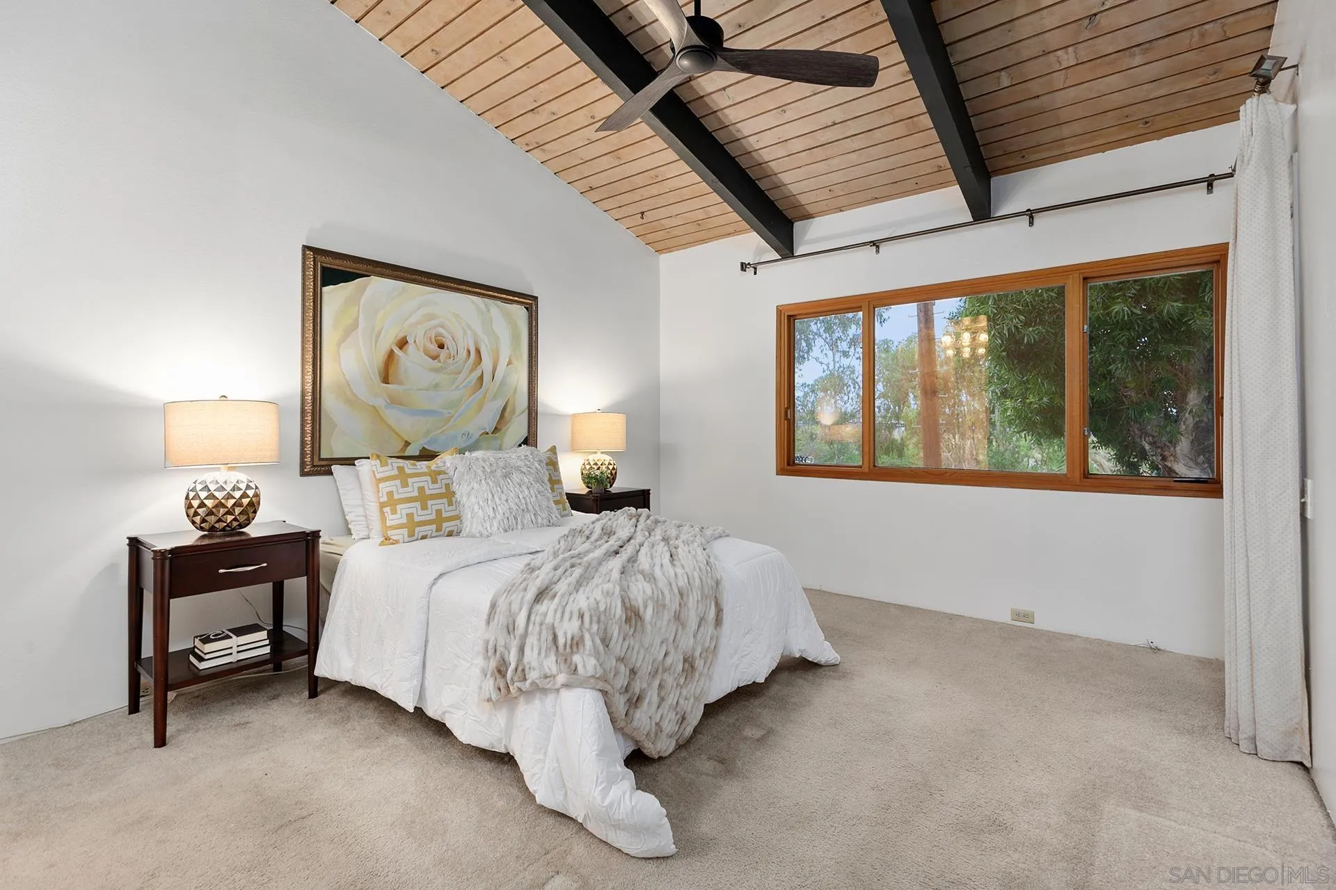4238 Loma Riviera Ln