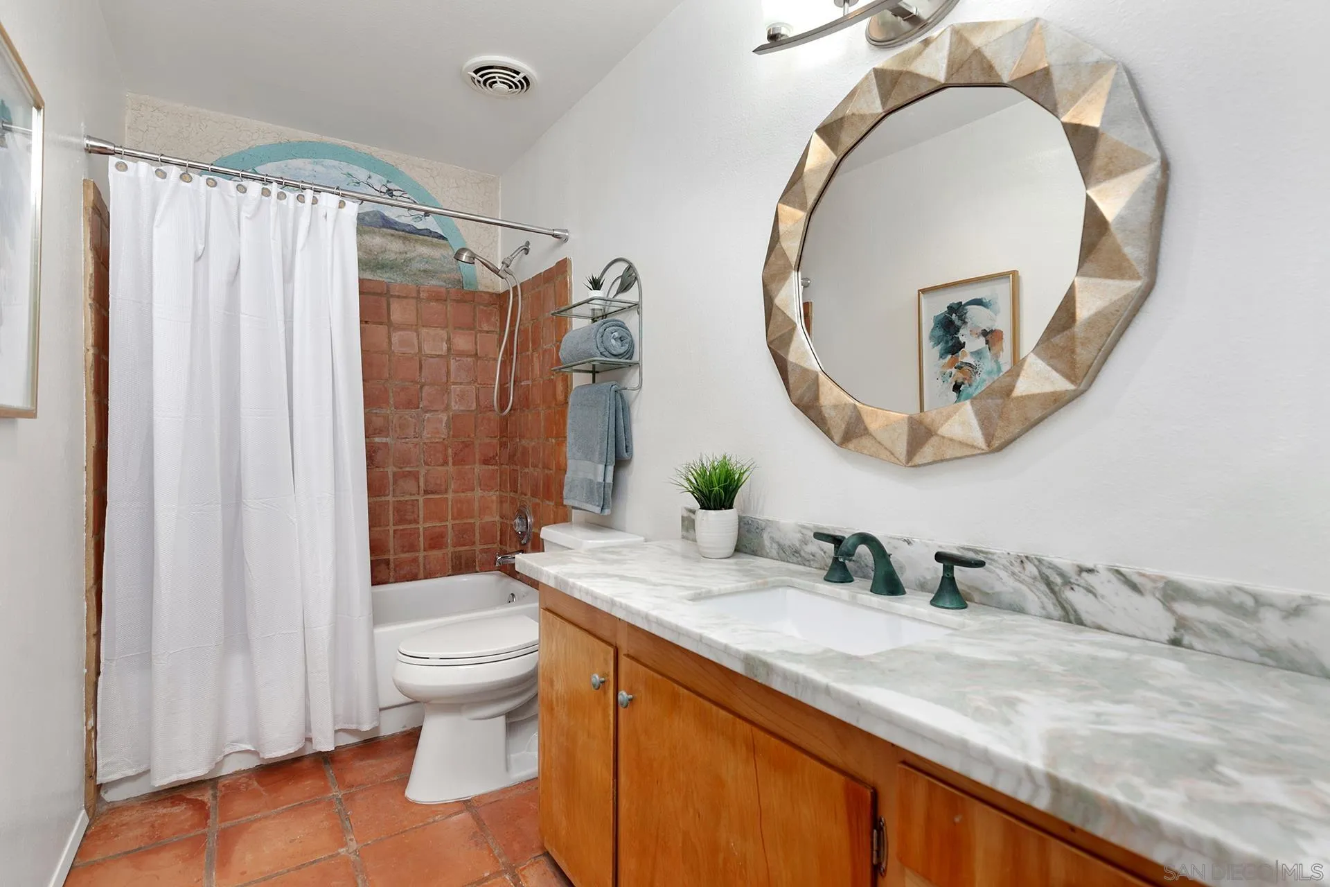 4238 Loma Riviera Ln