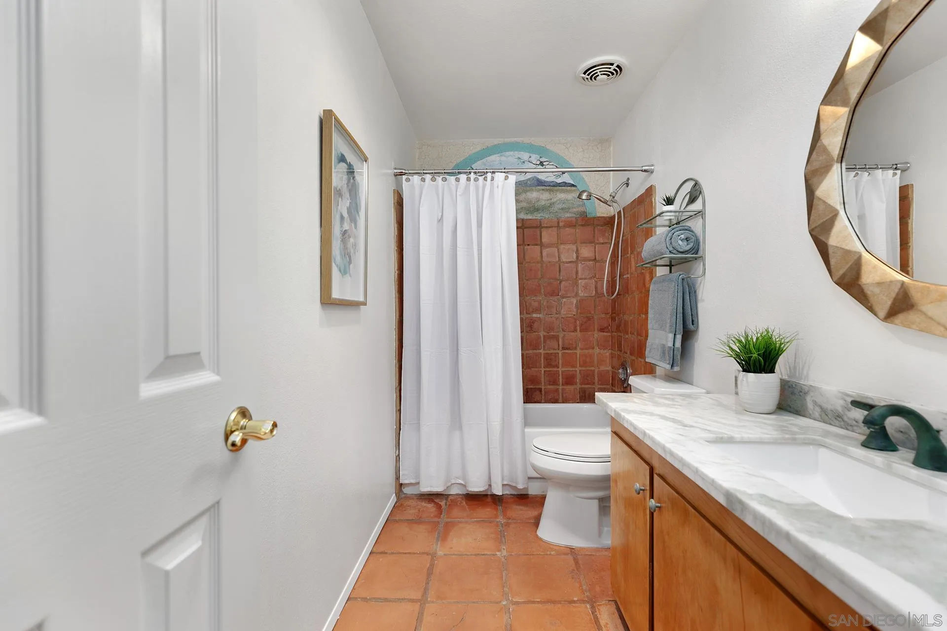 4238 Loma Riviera Ln