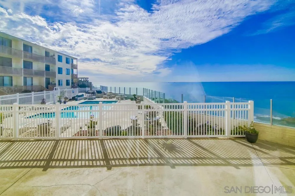 5015 Santa Cruz Ave Unit 309
