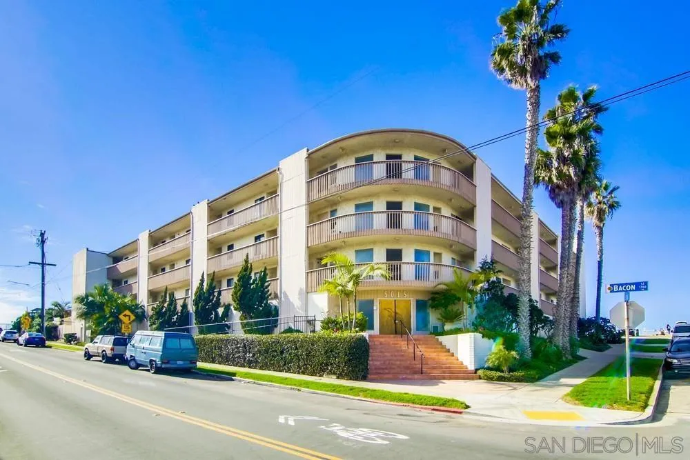 5015 Santa Cruz Ave Unit 309