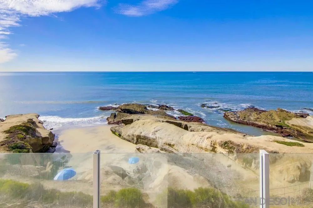 5015 Santa Cruz Ave Unit 309