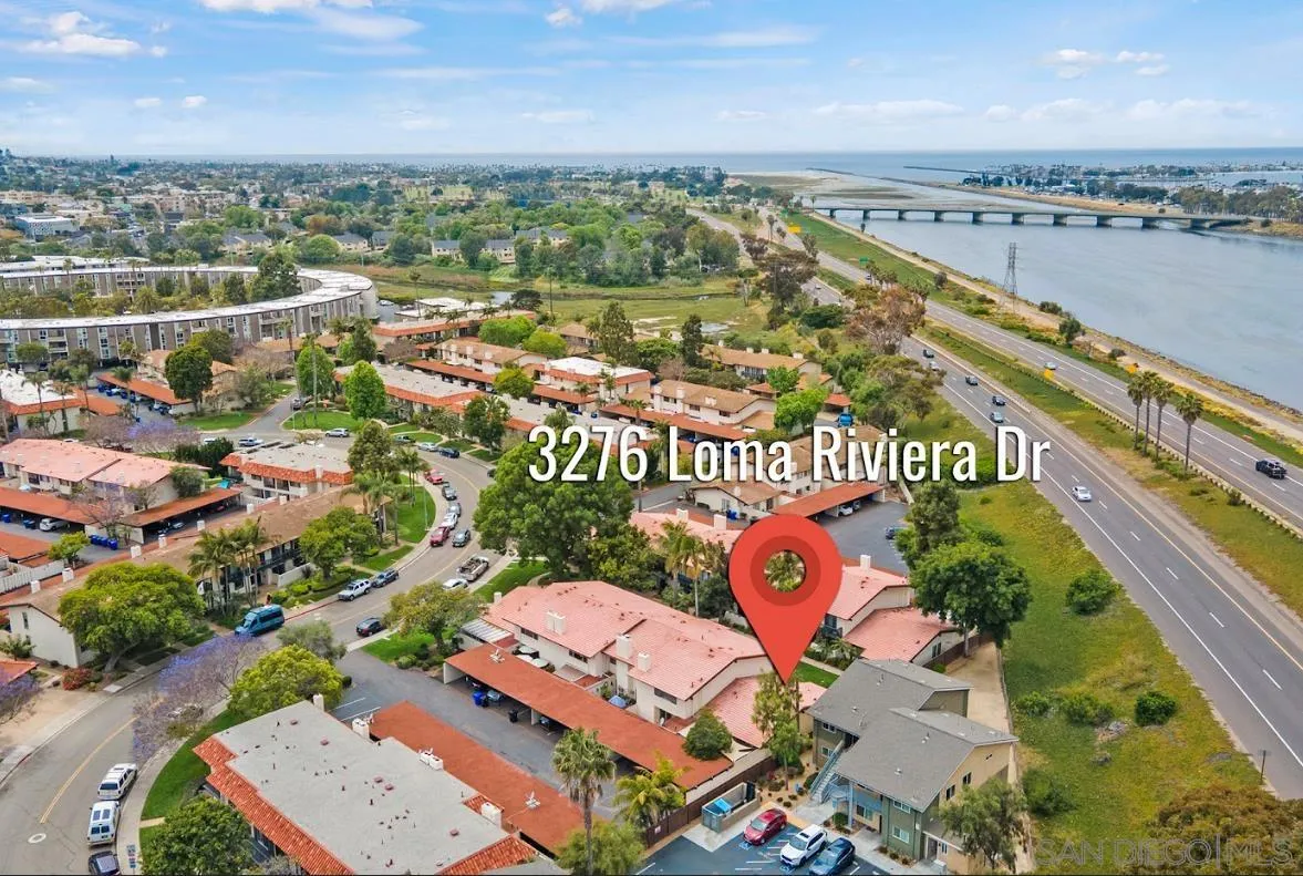 3276 Loma Riviera Dr