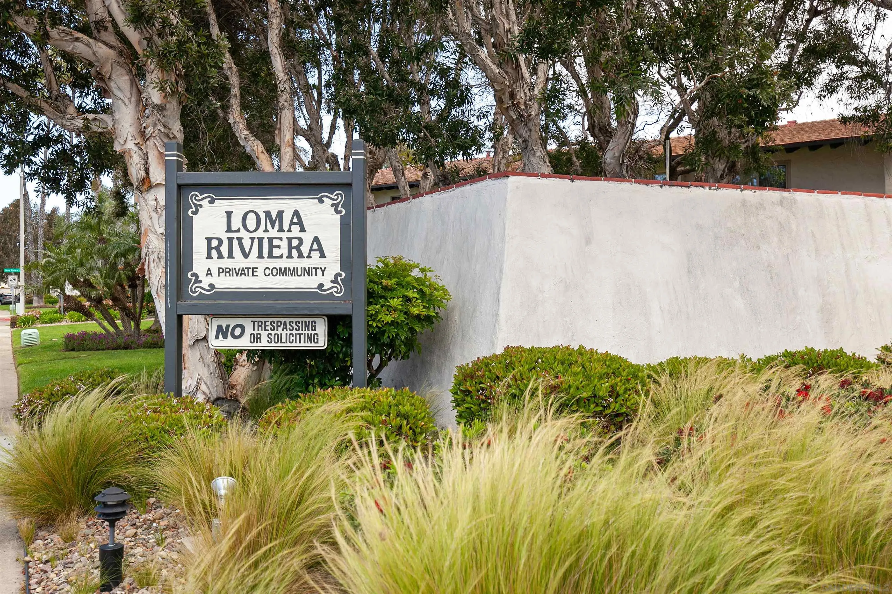 3276 Loma Riviera Dr