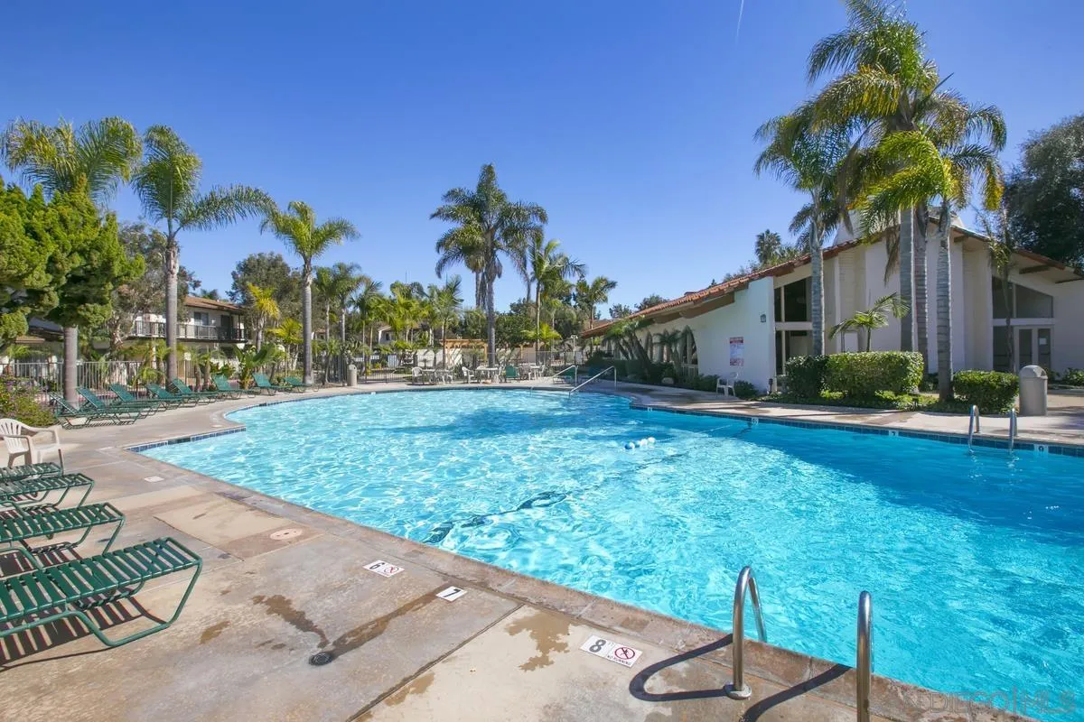 3276 Loma Riviera Dr