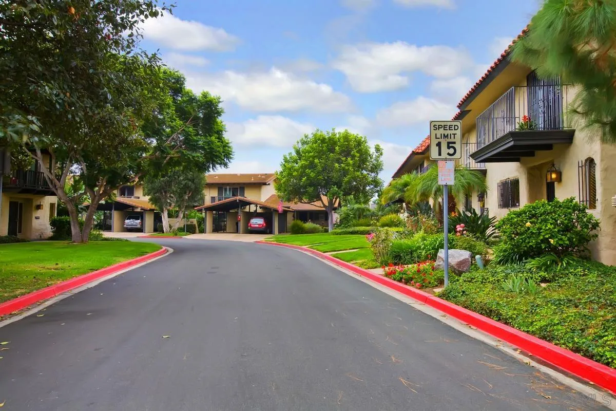 3276 Loma Riviera Dr