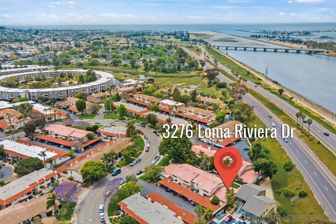 3276 Loma Riviera Dr