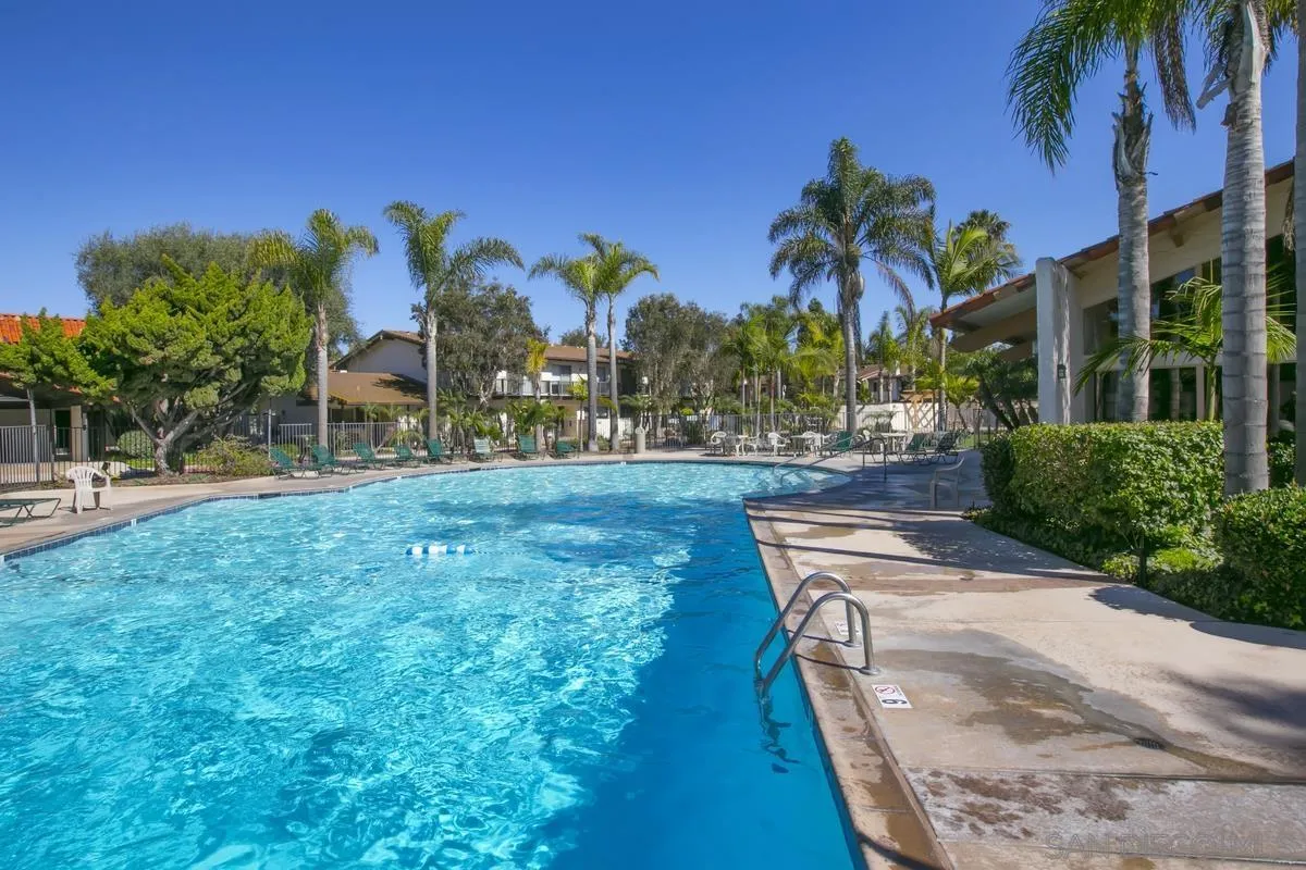 3276 Loma Riviera Dr