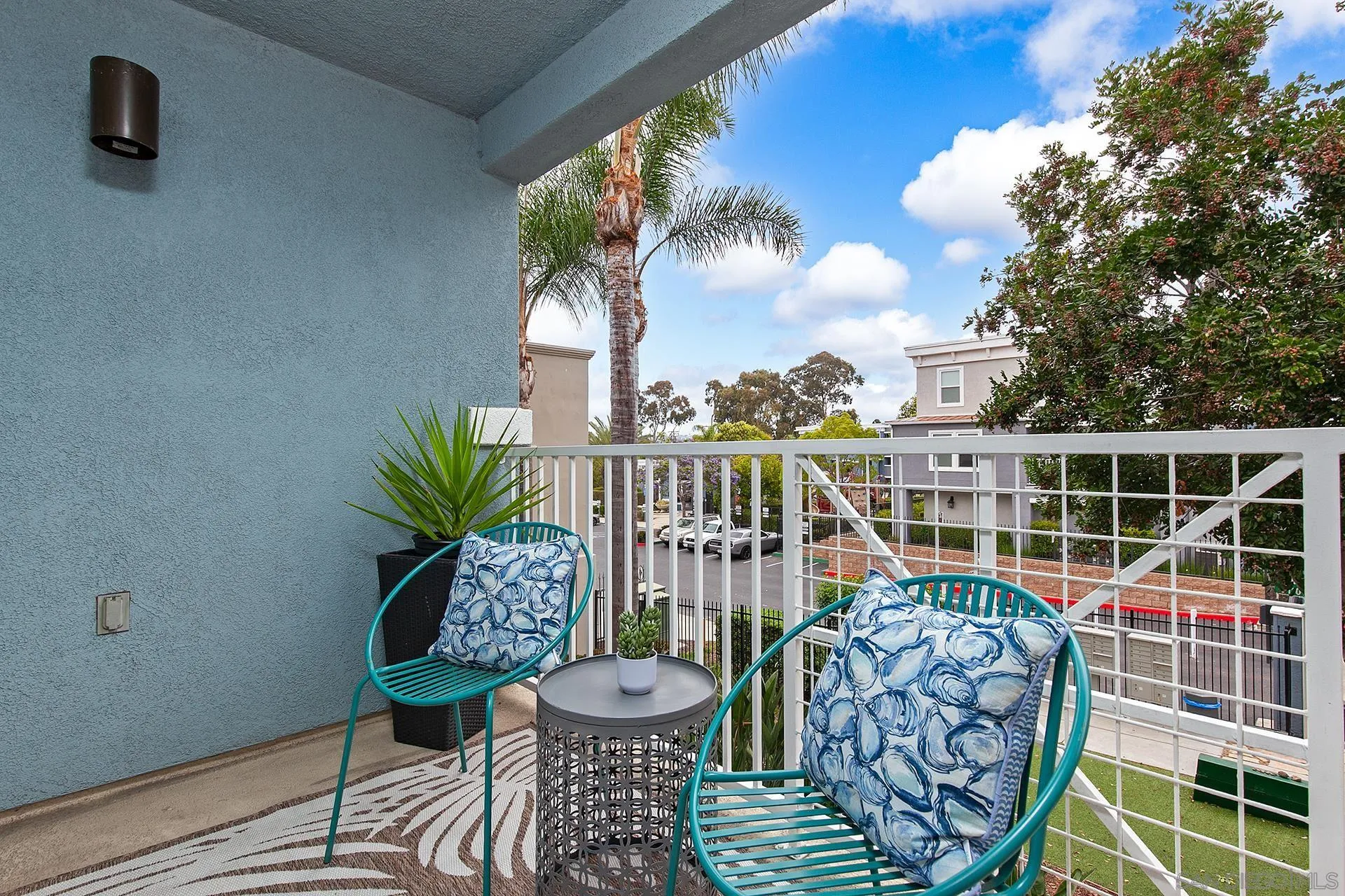 3528 Shoreline Bluff Ln