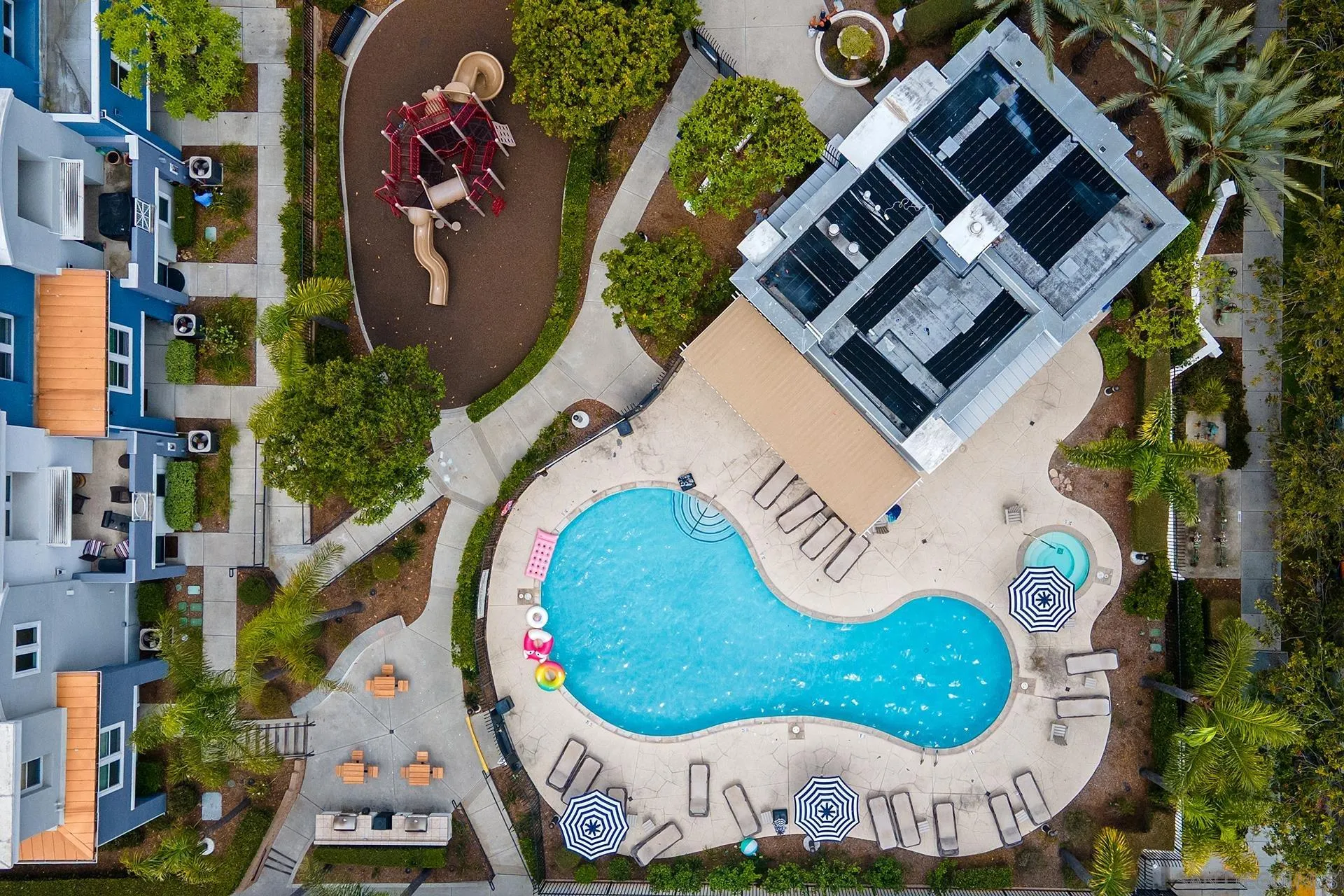 3528 Shoreline Bluff Ln