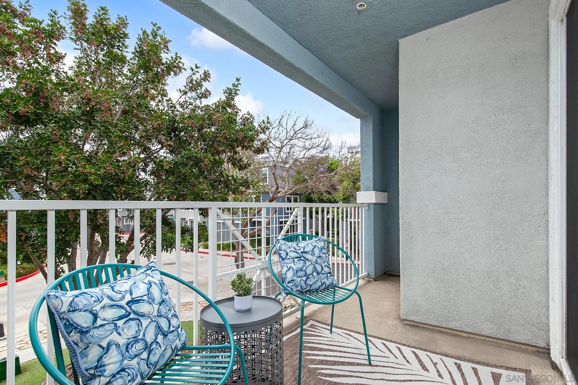3528 Shoreline Bluff Ln