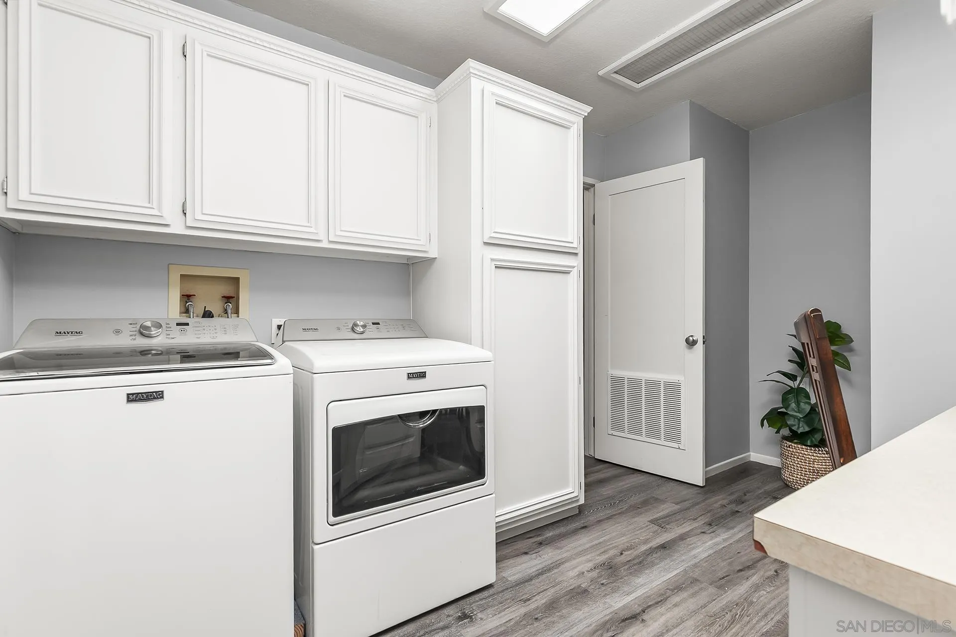 5188 Weymouth Way
