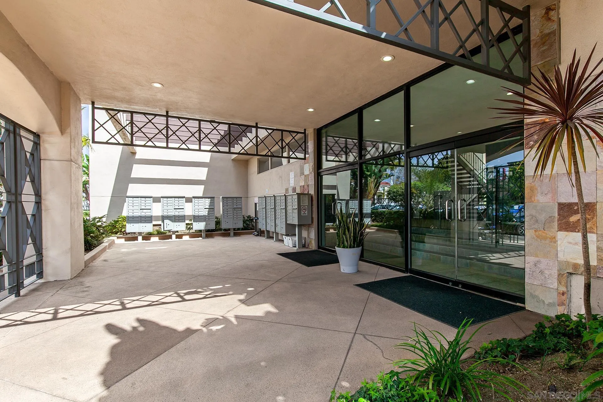 1021 Scott St Unit 225