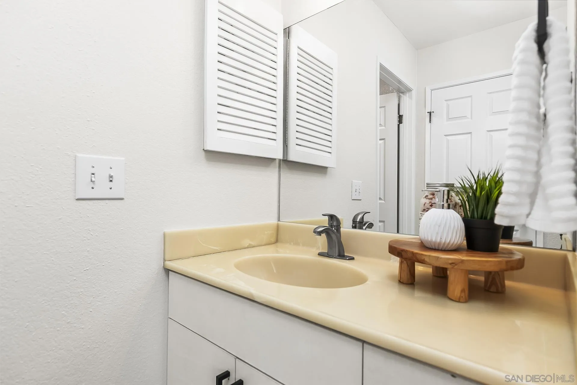 3985 Wabaska Dr Unit 1