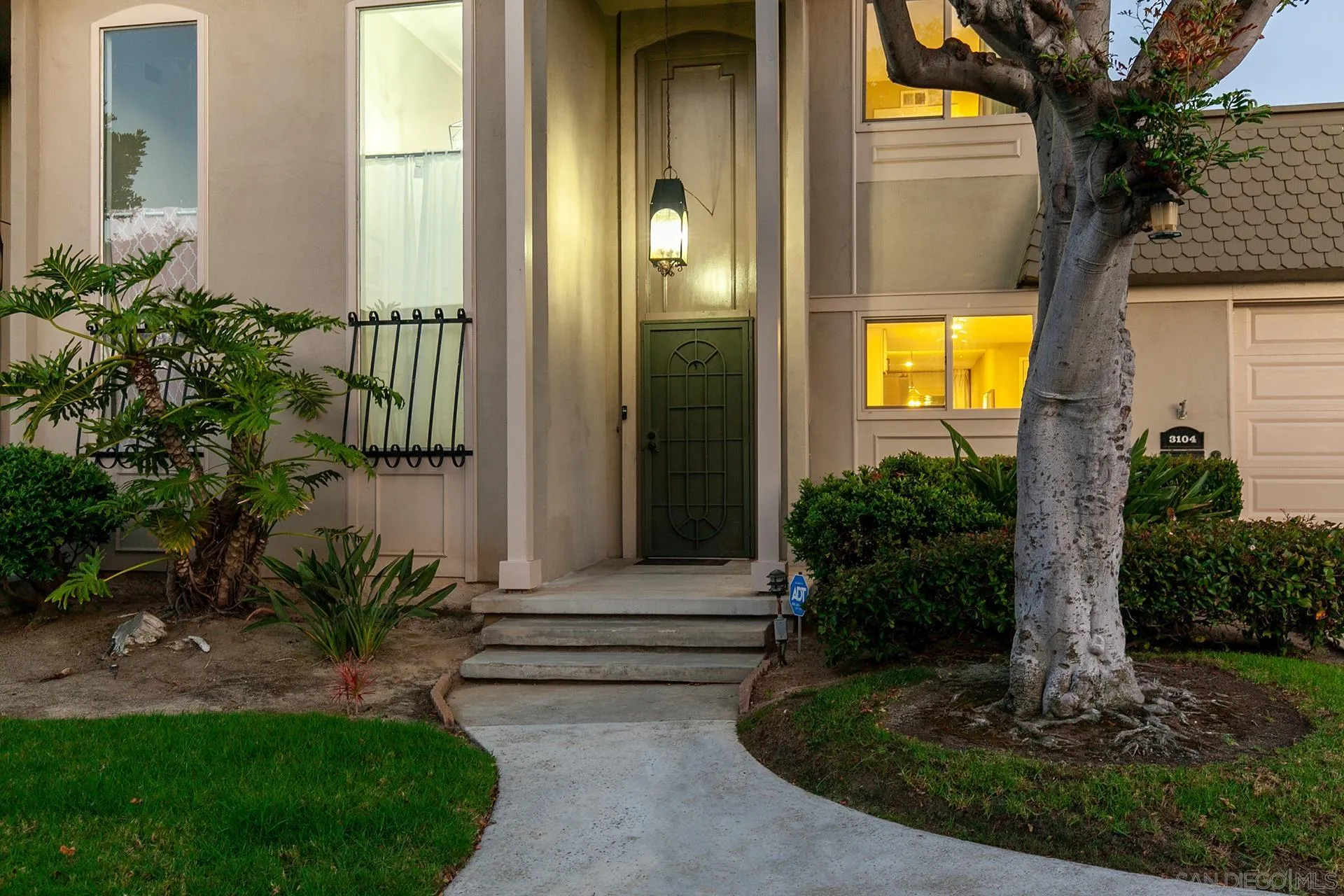 3104 Orleans E