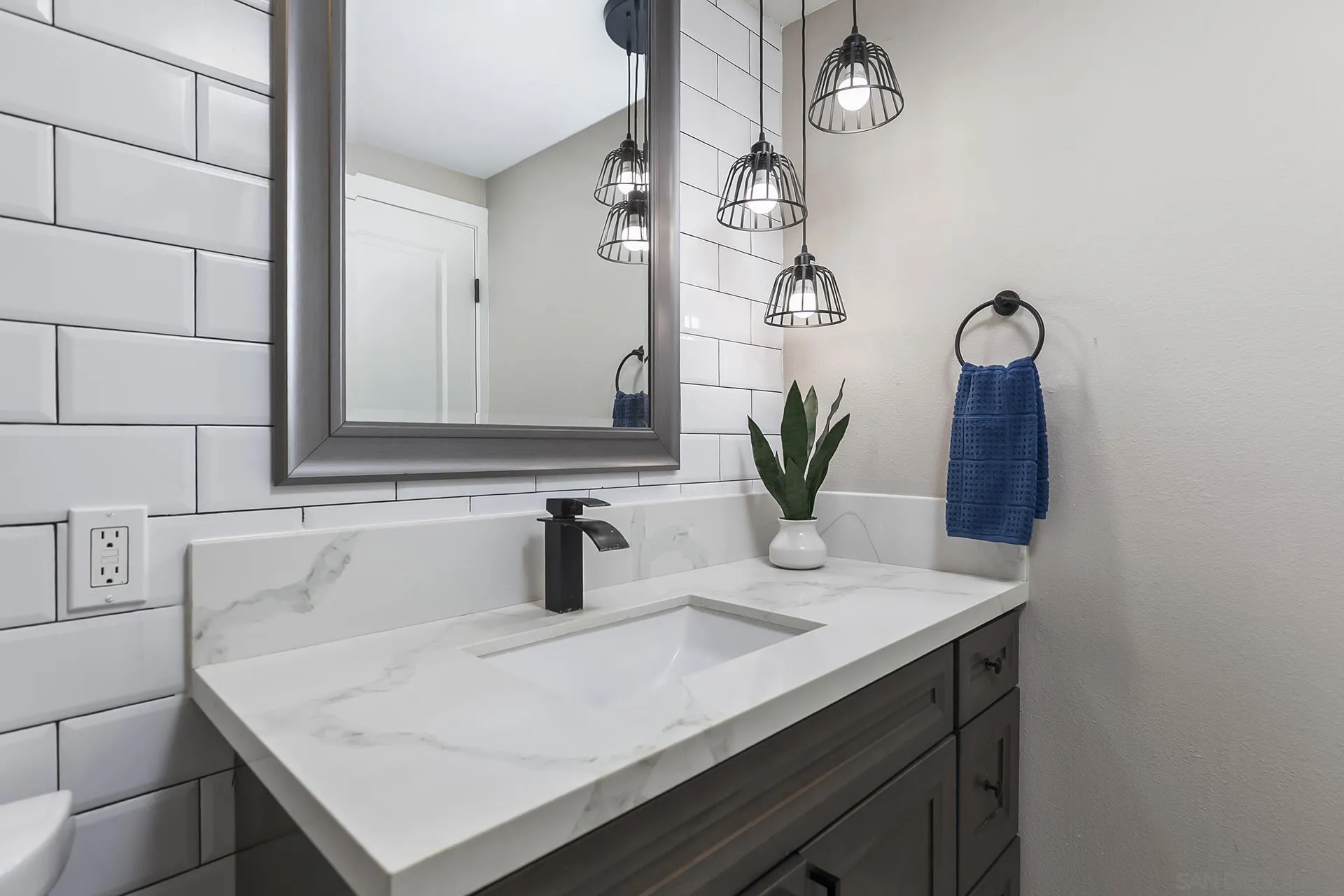 3104 Orleans E