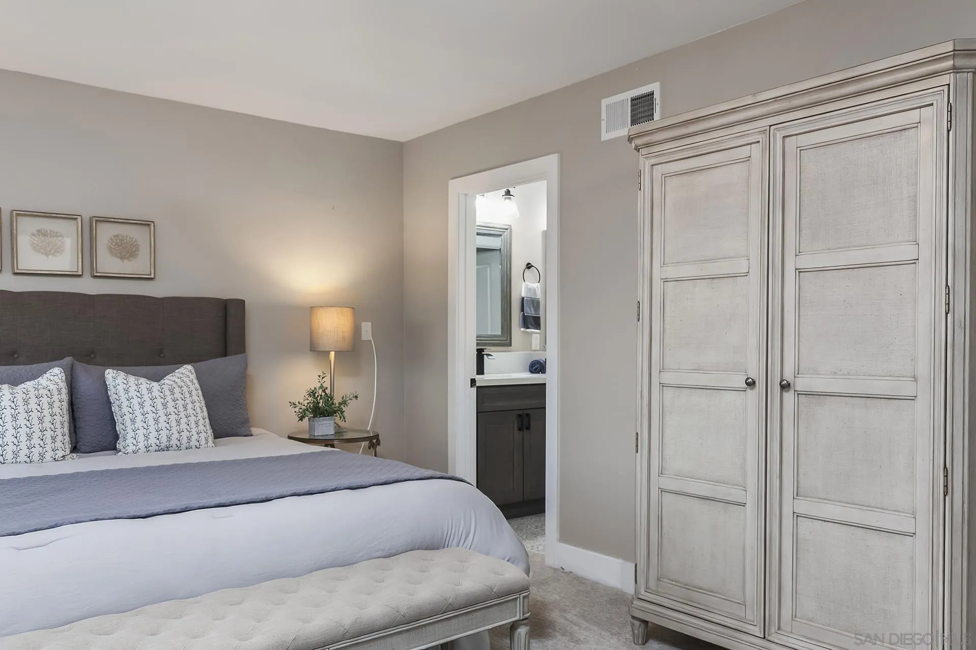 3104 Orleans E
