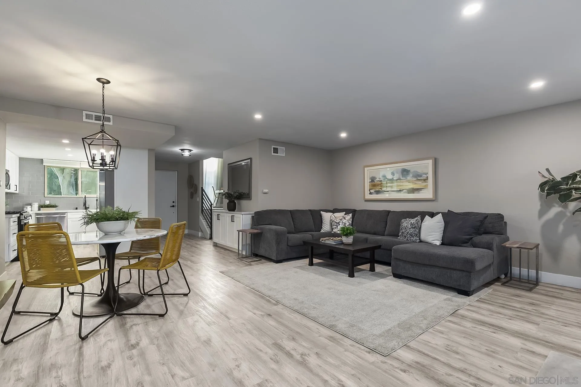 3104 Orleans E