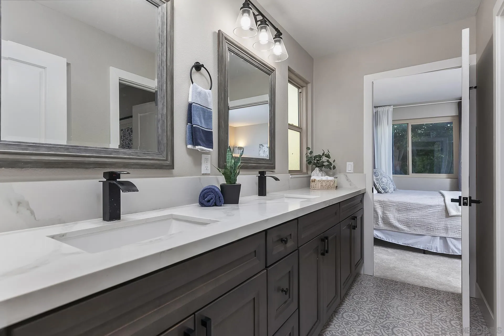 3104 Orleans E