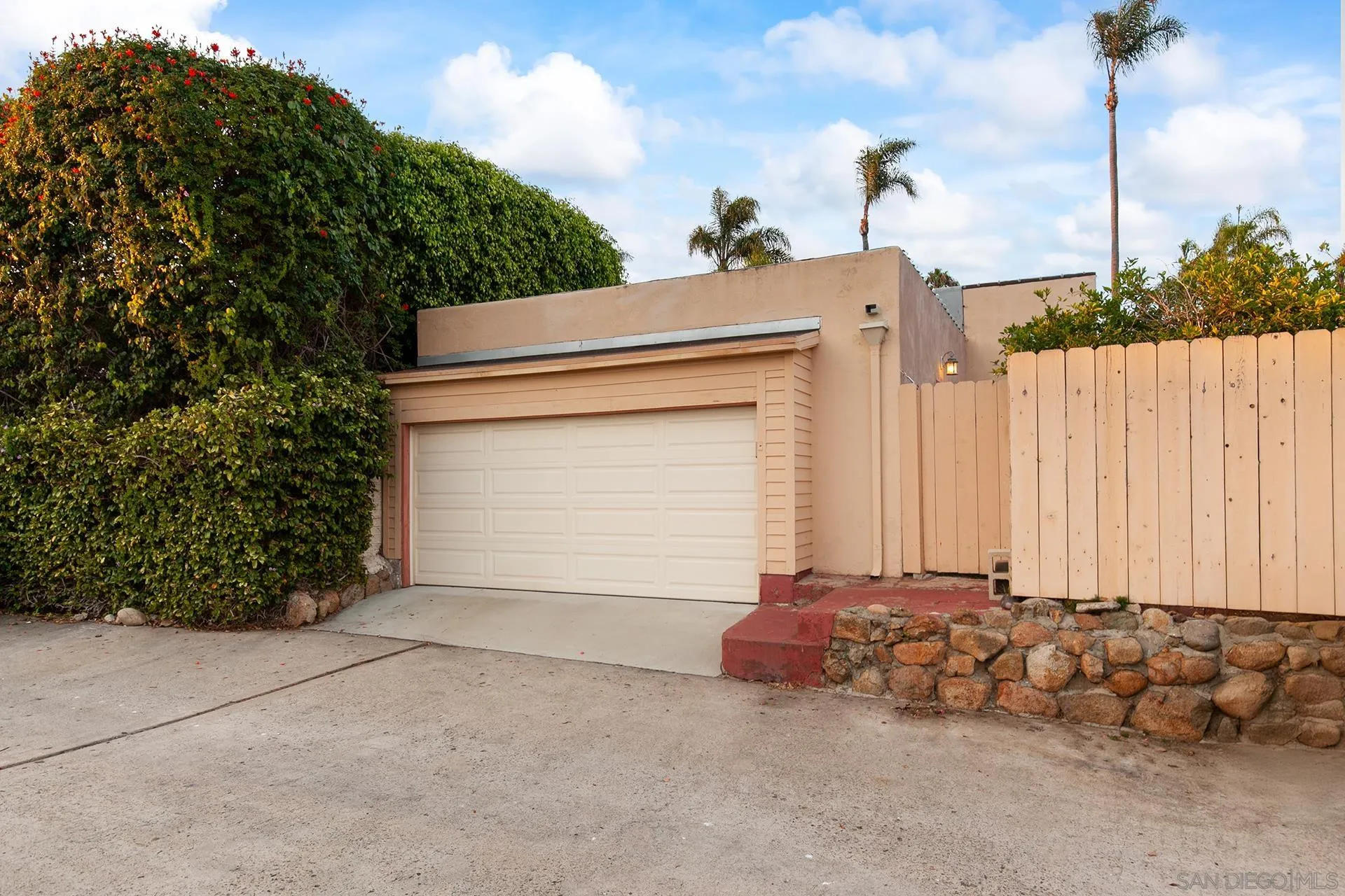 3615 Lotus Dr