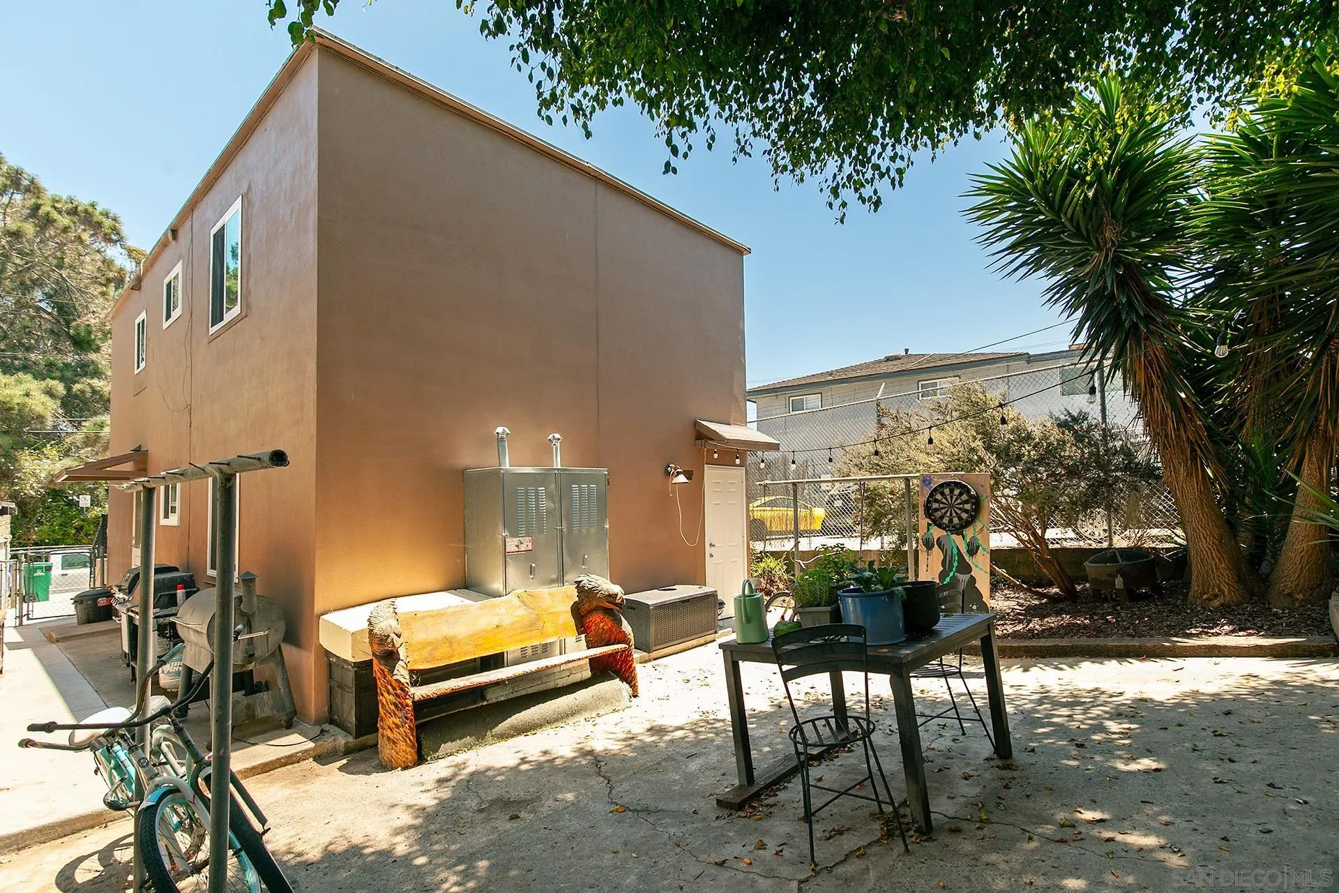 4225-4227 Whittier St