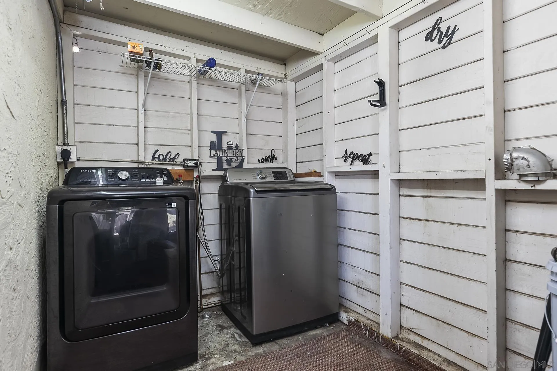 1167 Peutz Valley Rd