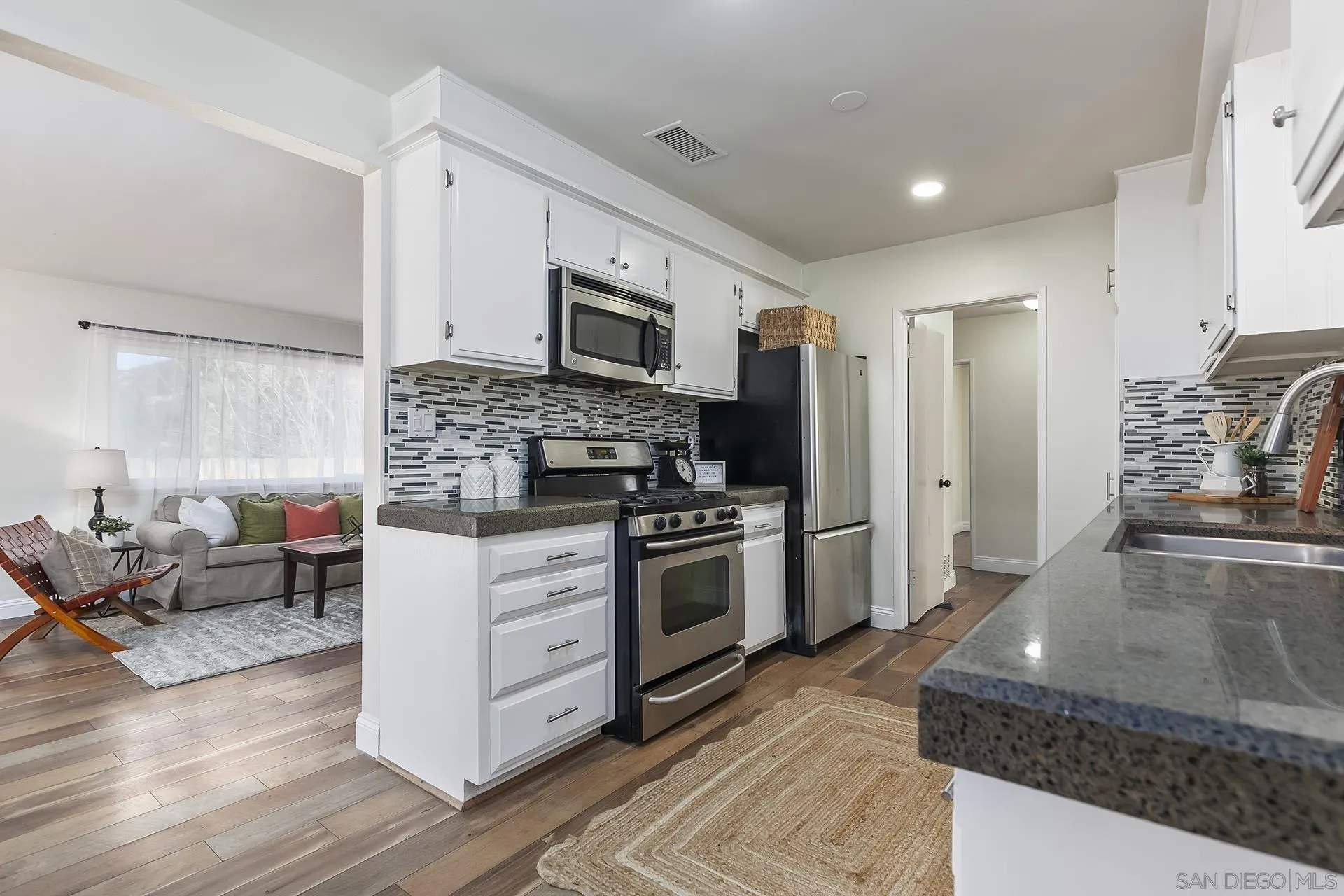 1167 Peutz Valley Rd