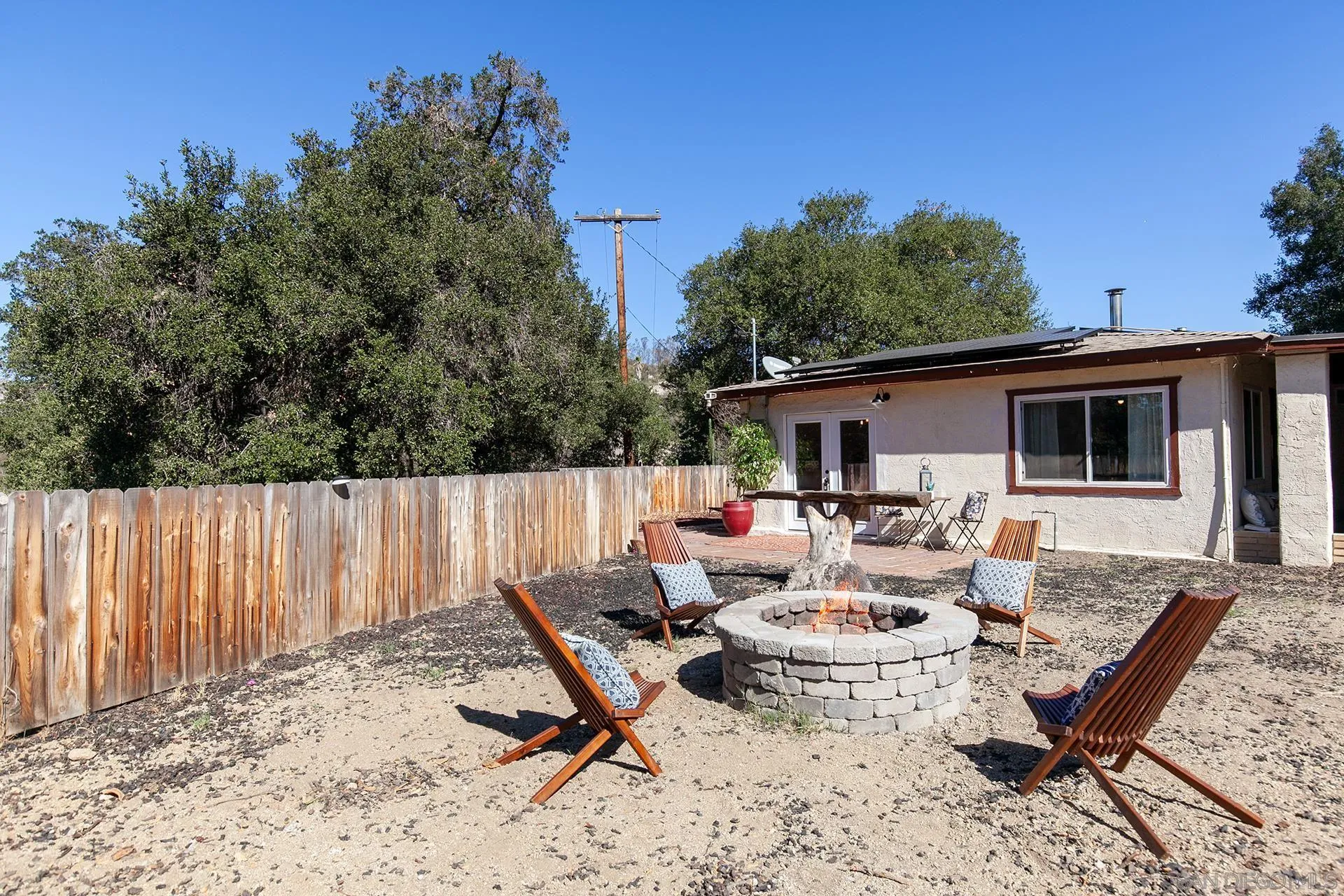 1167 Peutz Valley Rd