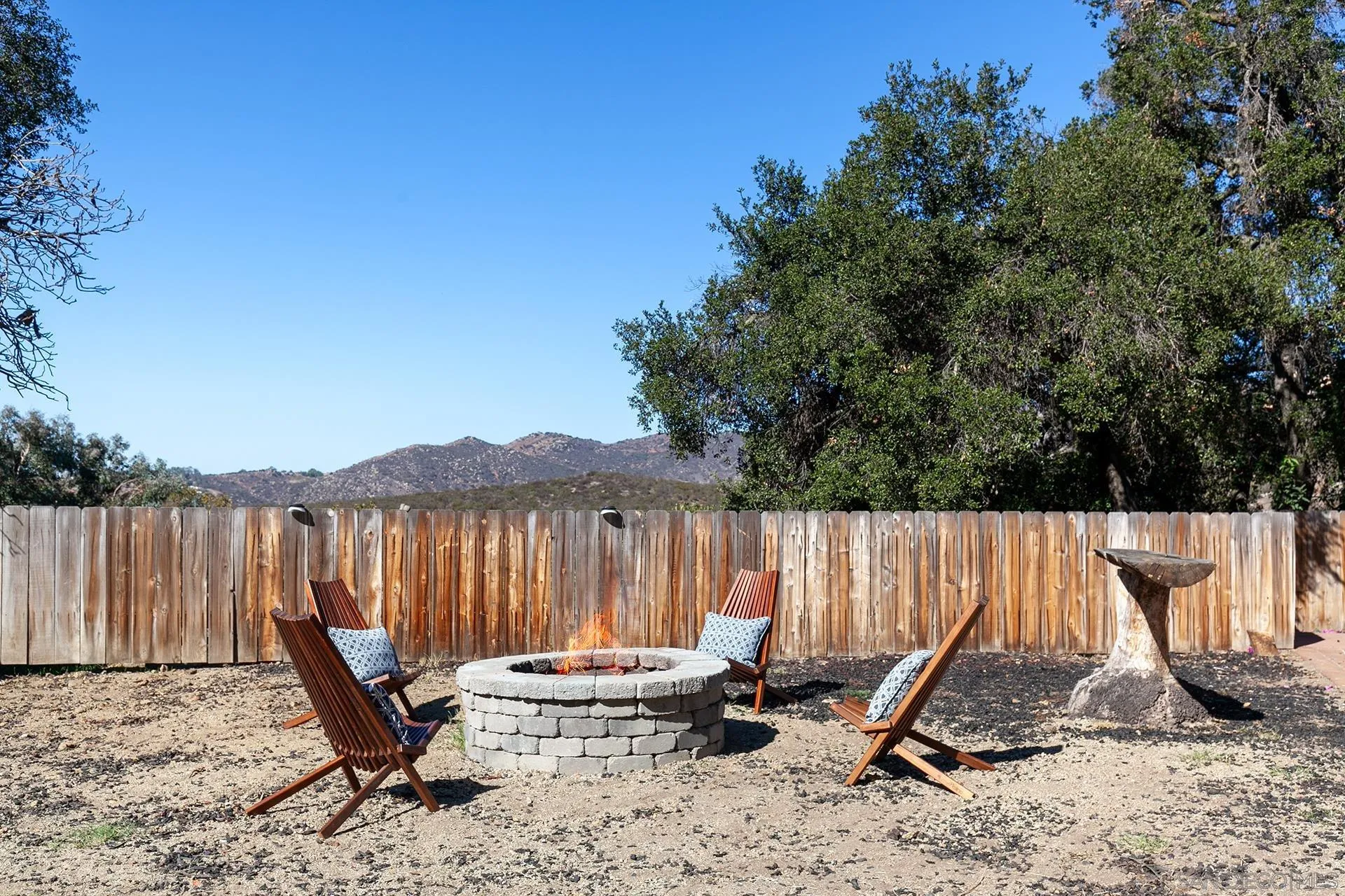 1167 Peutz Valley Rd