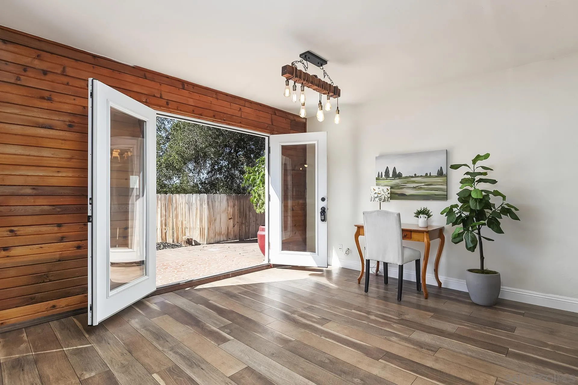 1167 Peutz Valley Rd