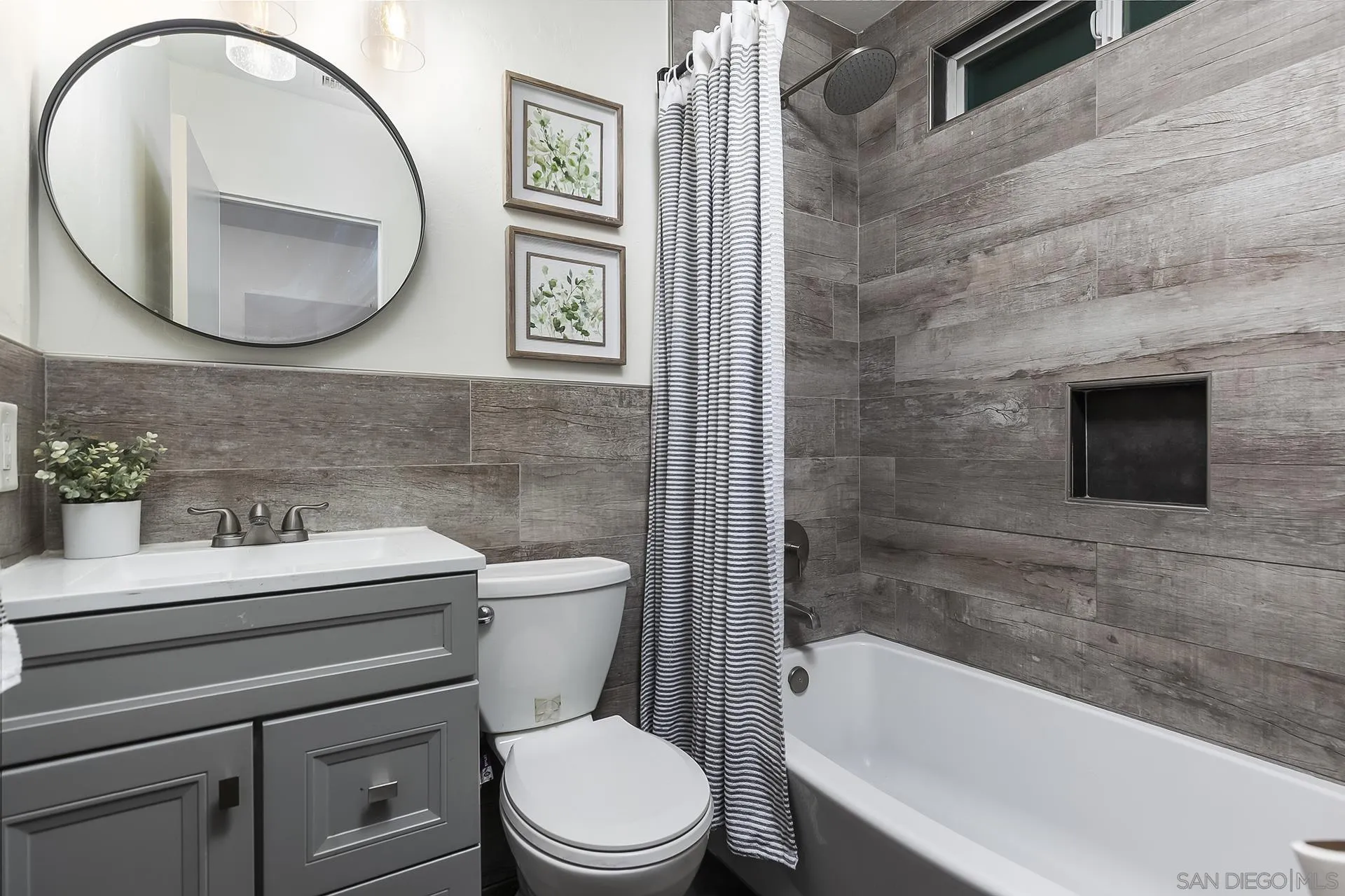 1167 Peutz Valley Rd