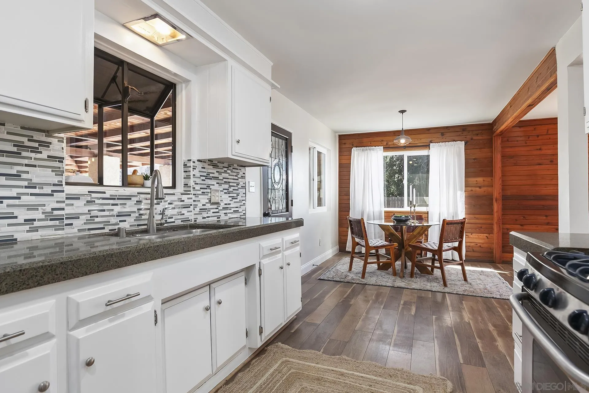 1167 Peutz Valley Rd