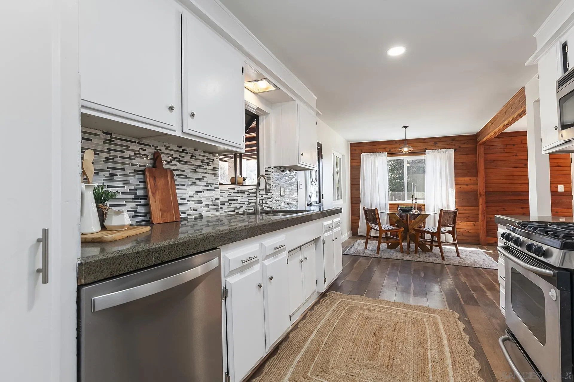 1167 Peutz Valley Rd