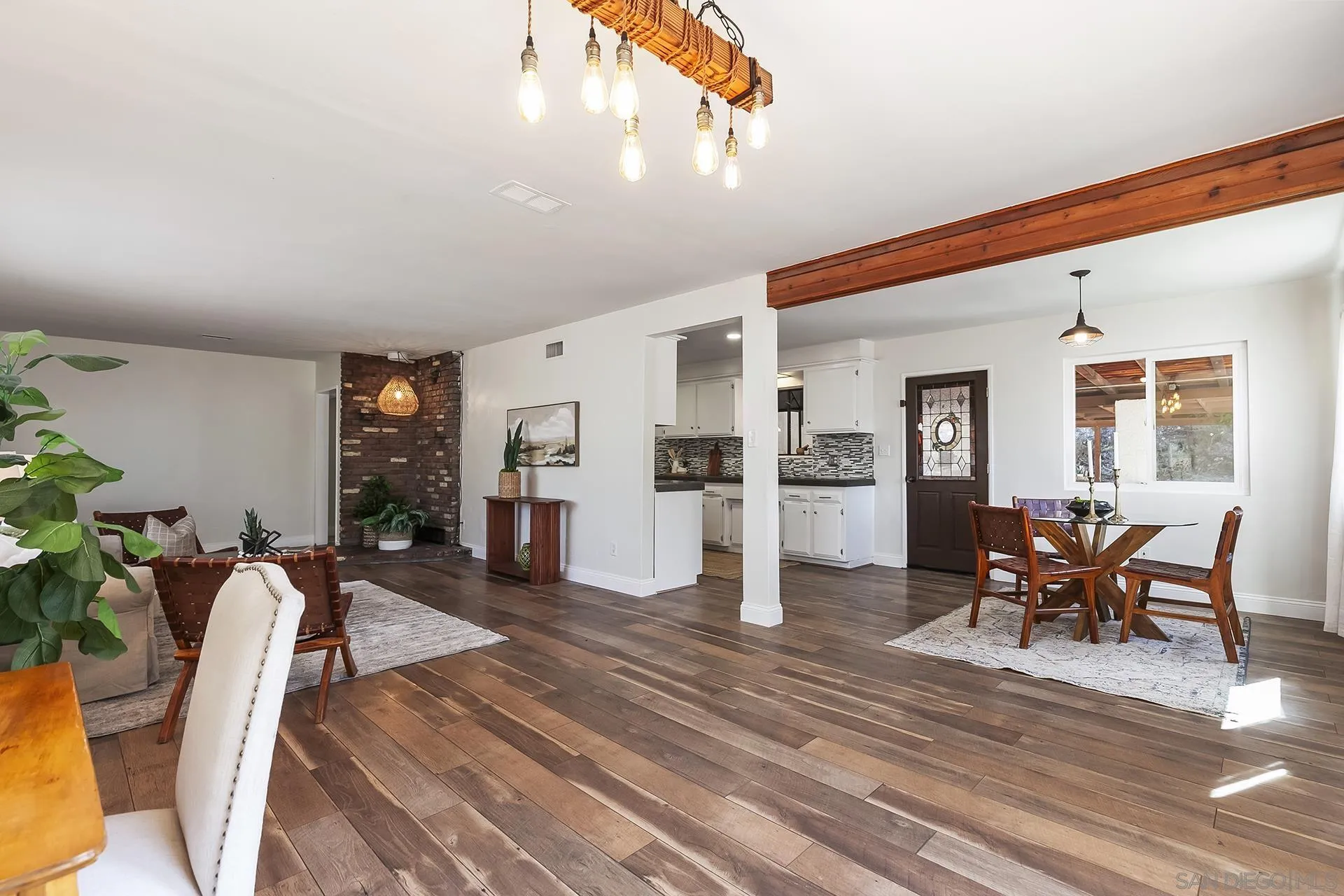 1167 Peutz Valley Rd