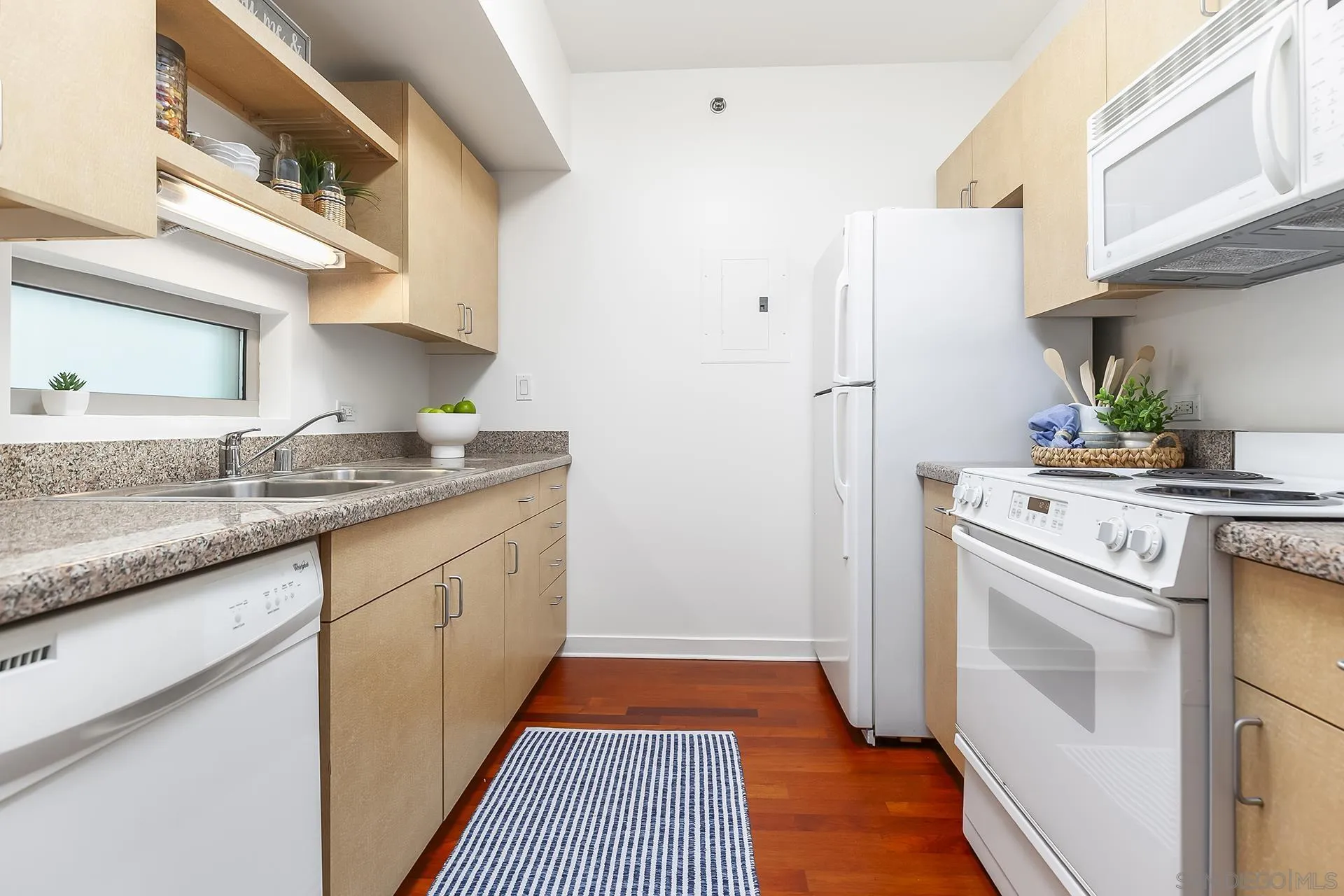 425 W Beech St Unit 327