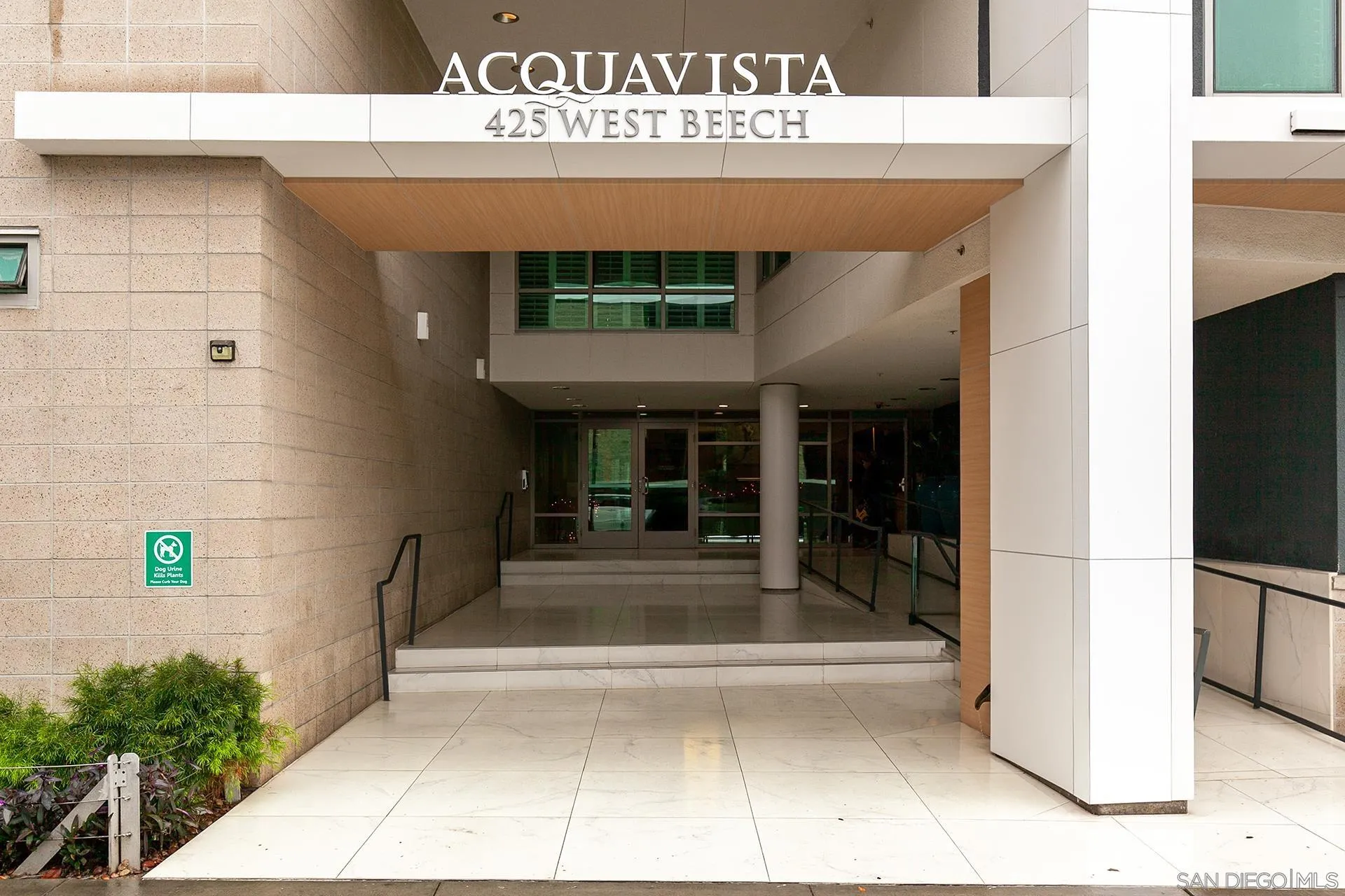 425 W Beech St Unit 327