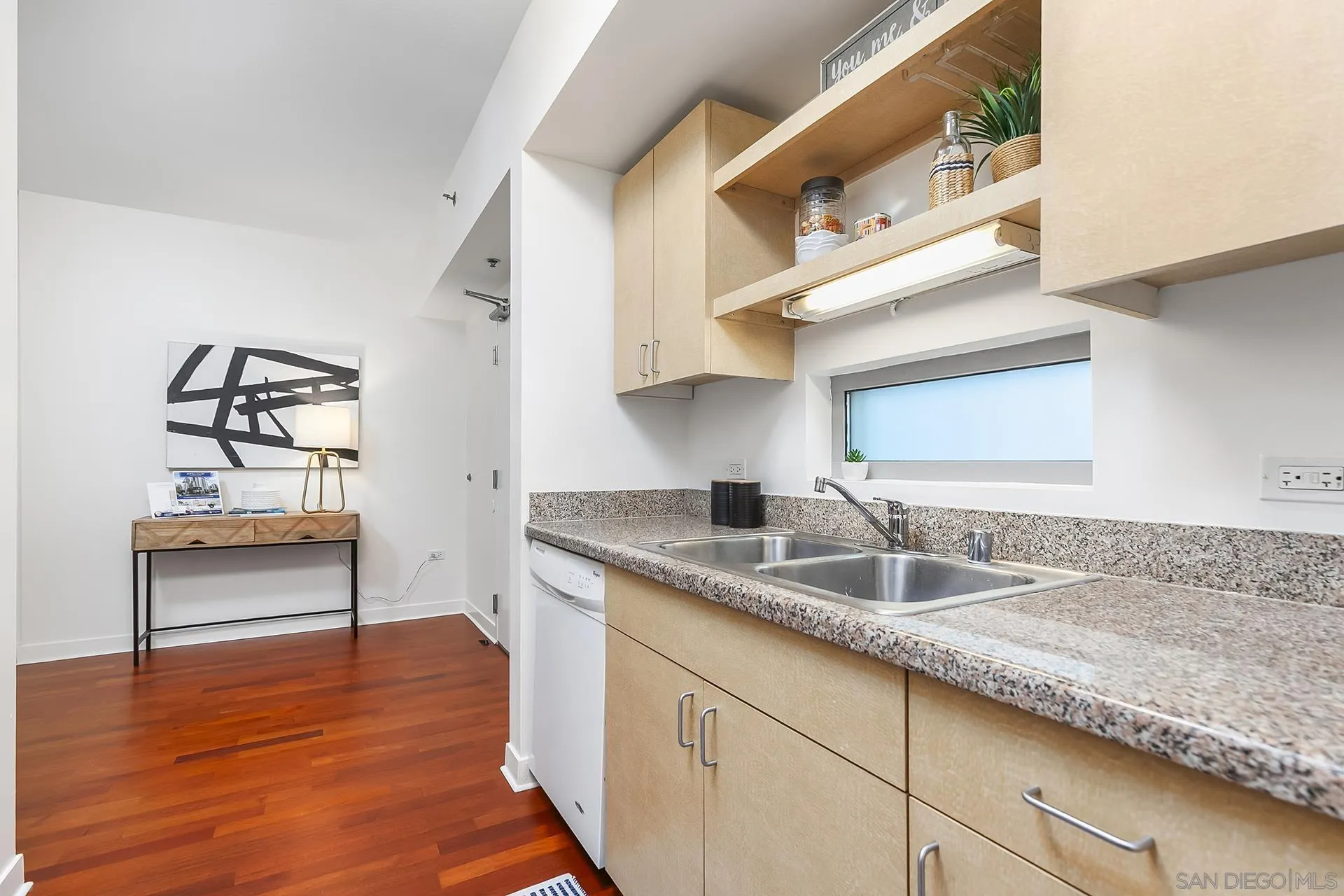 425 W Beech St Unit 327