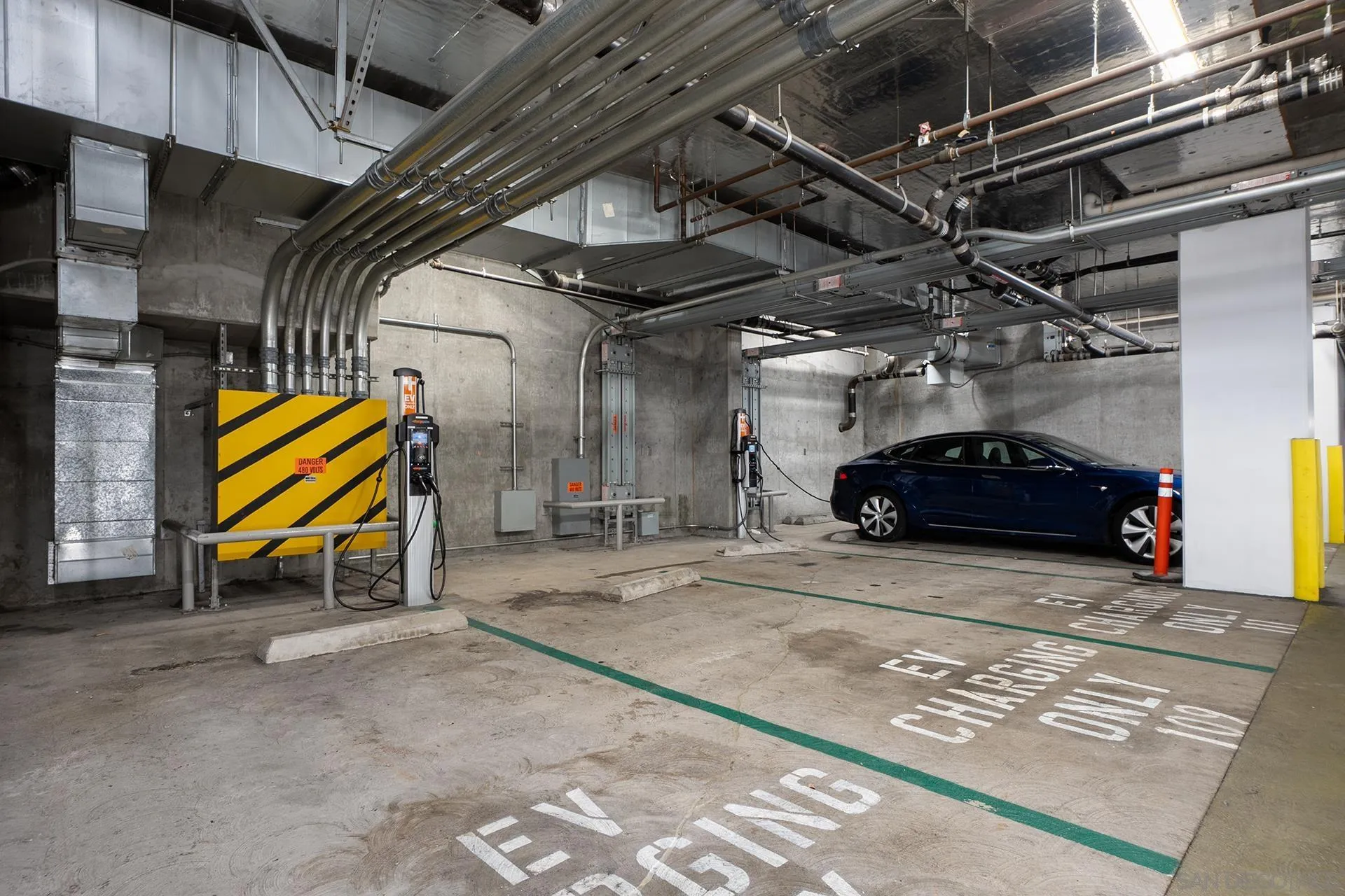 425 W Beech St Unit 327