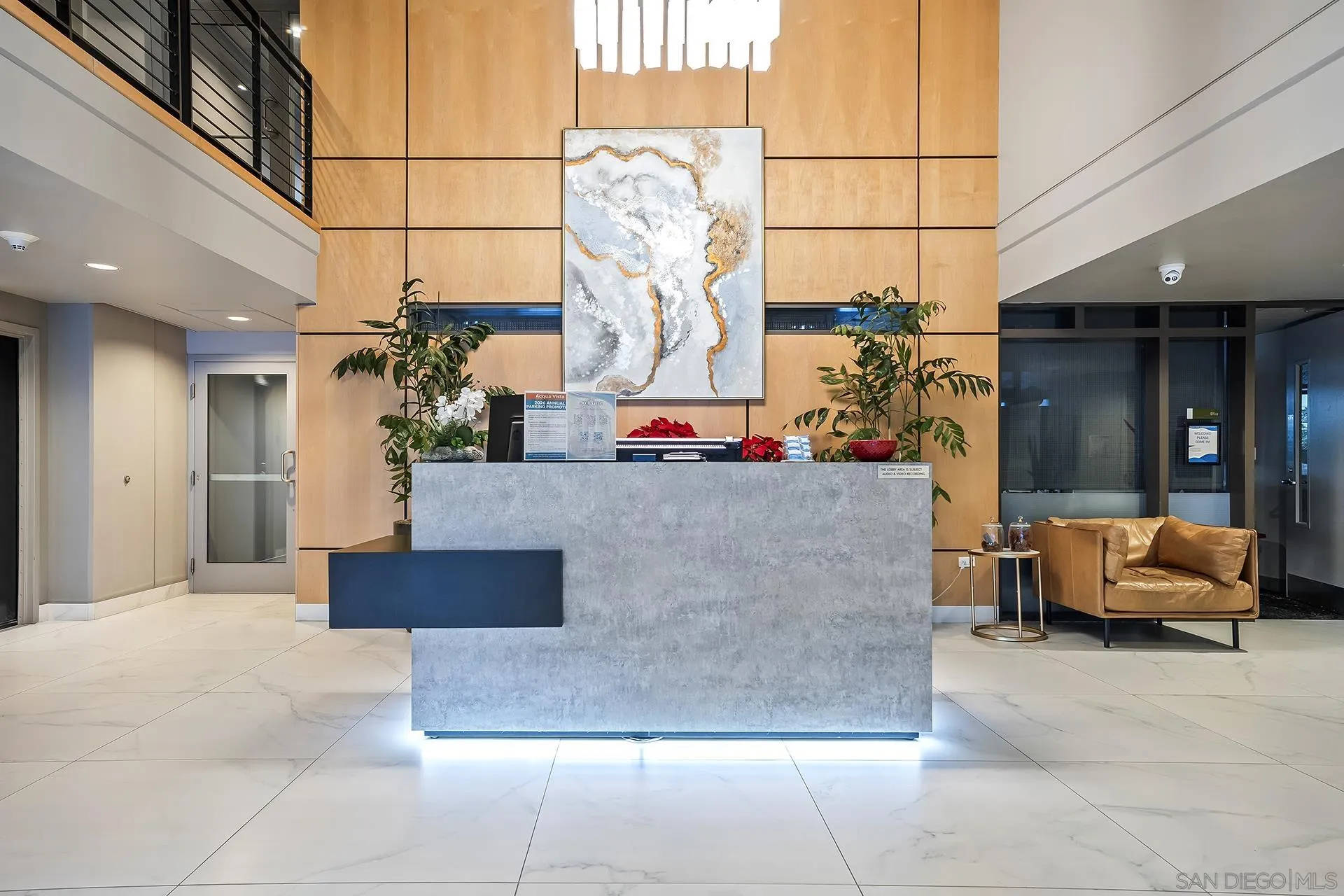 425 W Beech St Unit 327