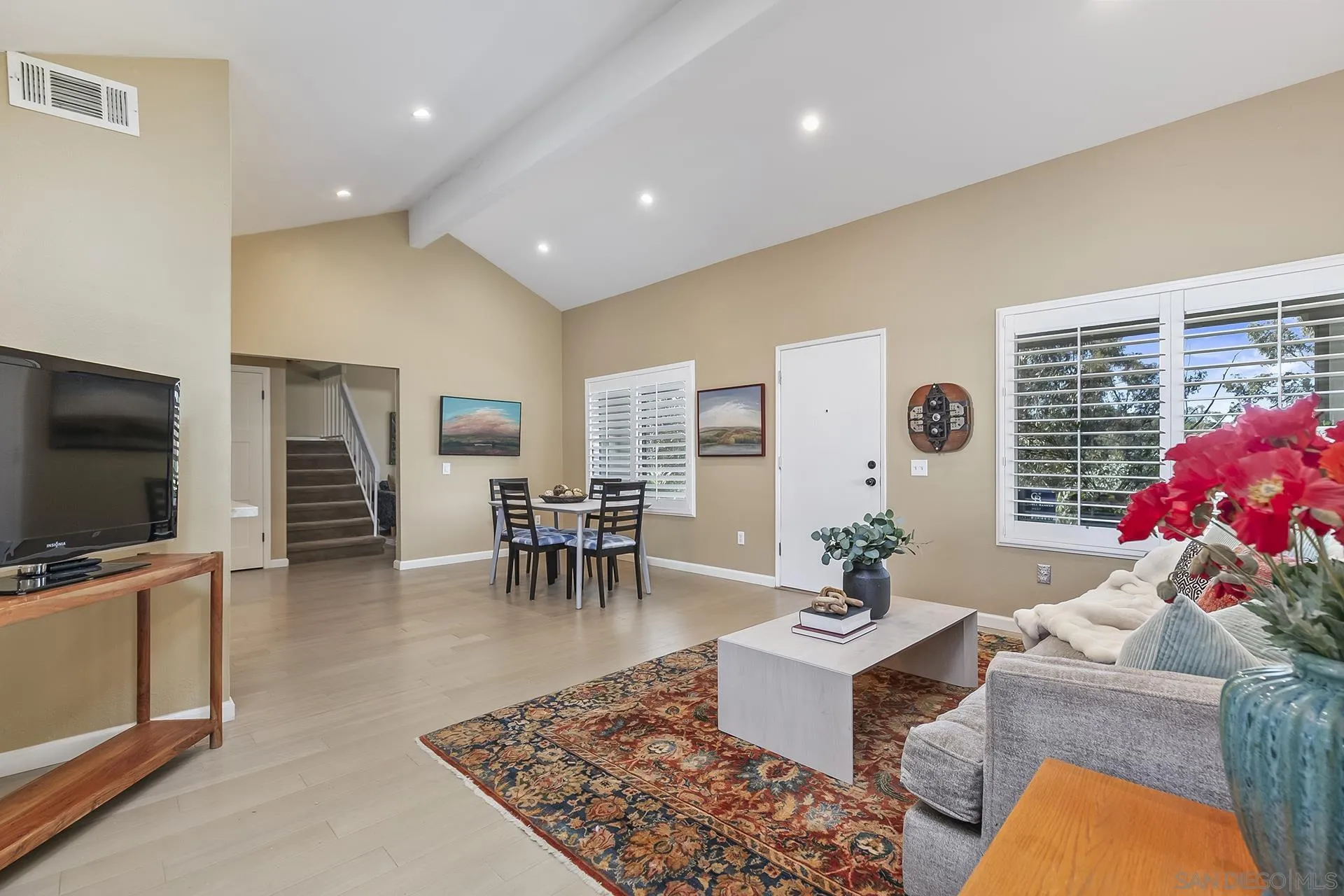 5358 Caminito Velasquez