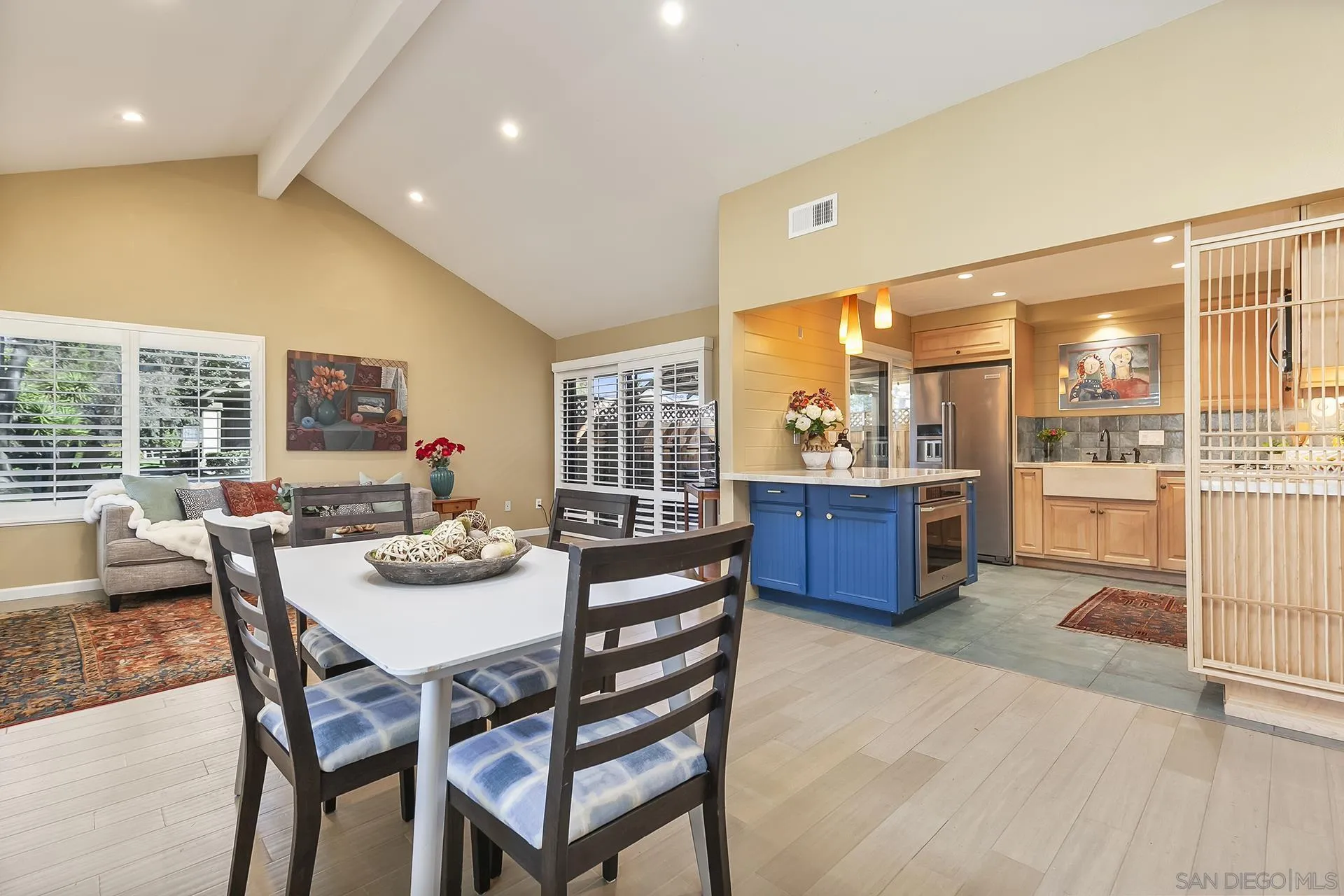 5358 Caminito Velasquez