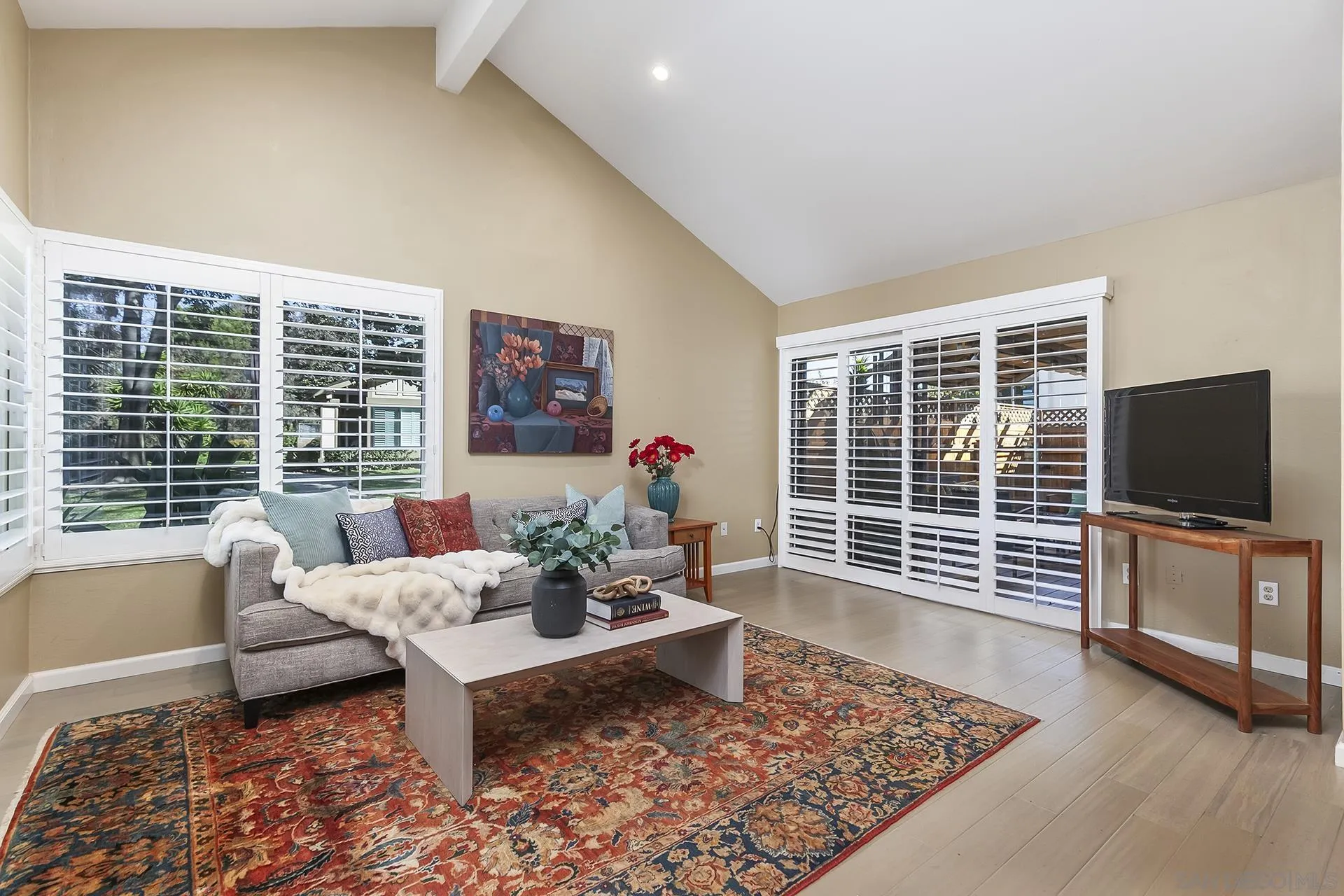 5358 Caminito Velasquez