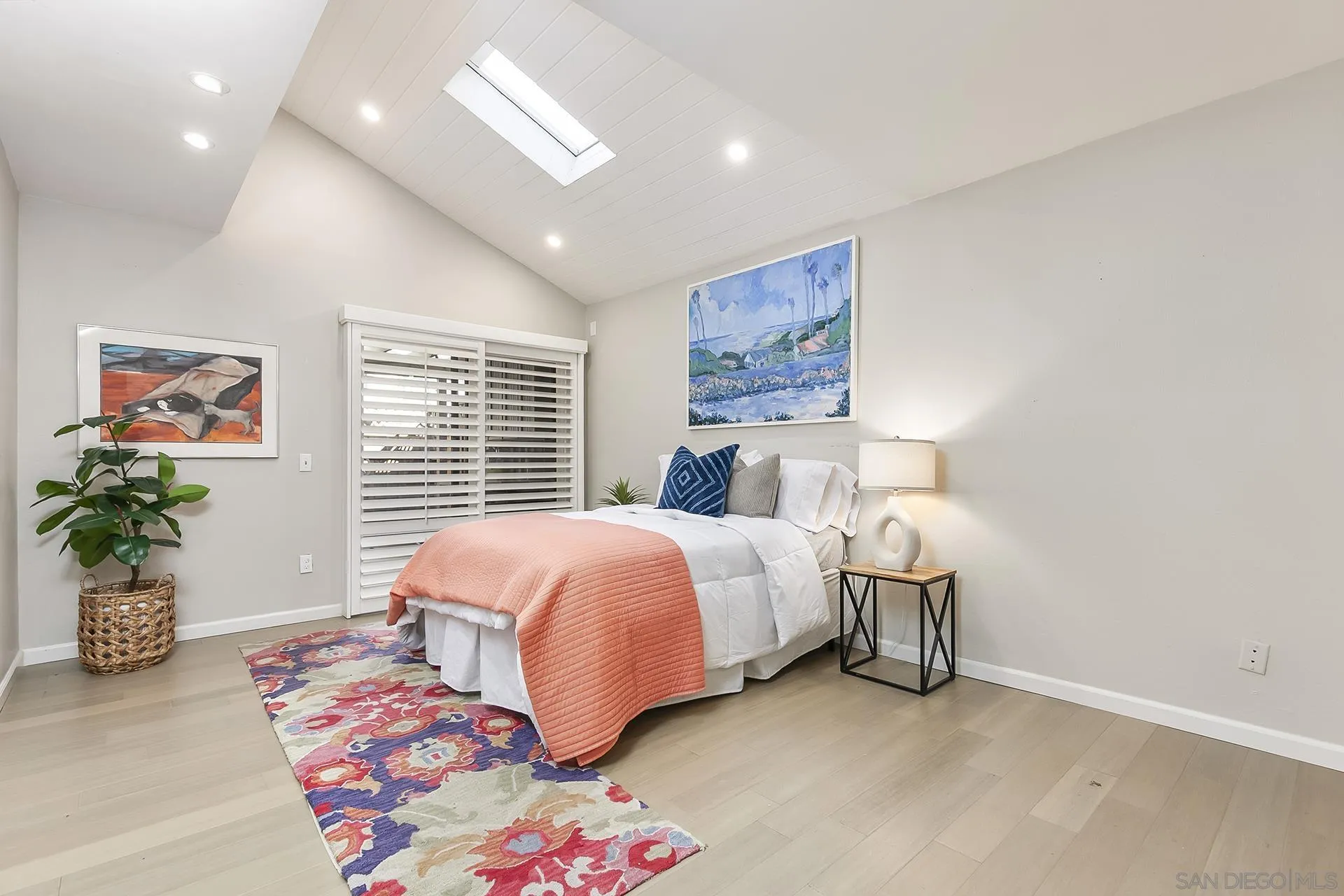 5358 Caminito Velasquez